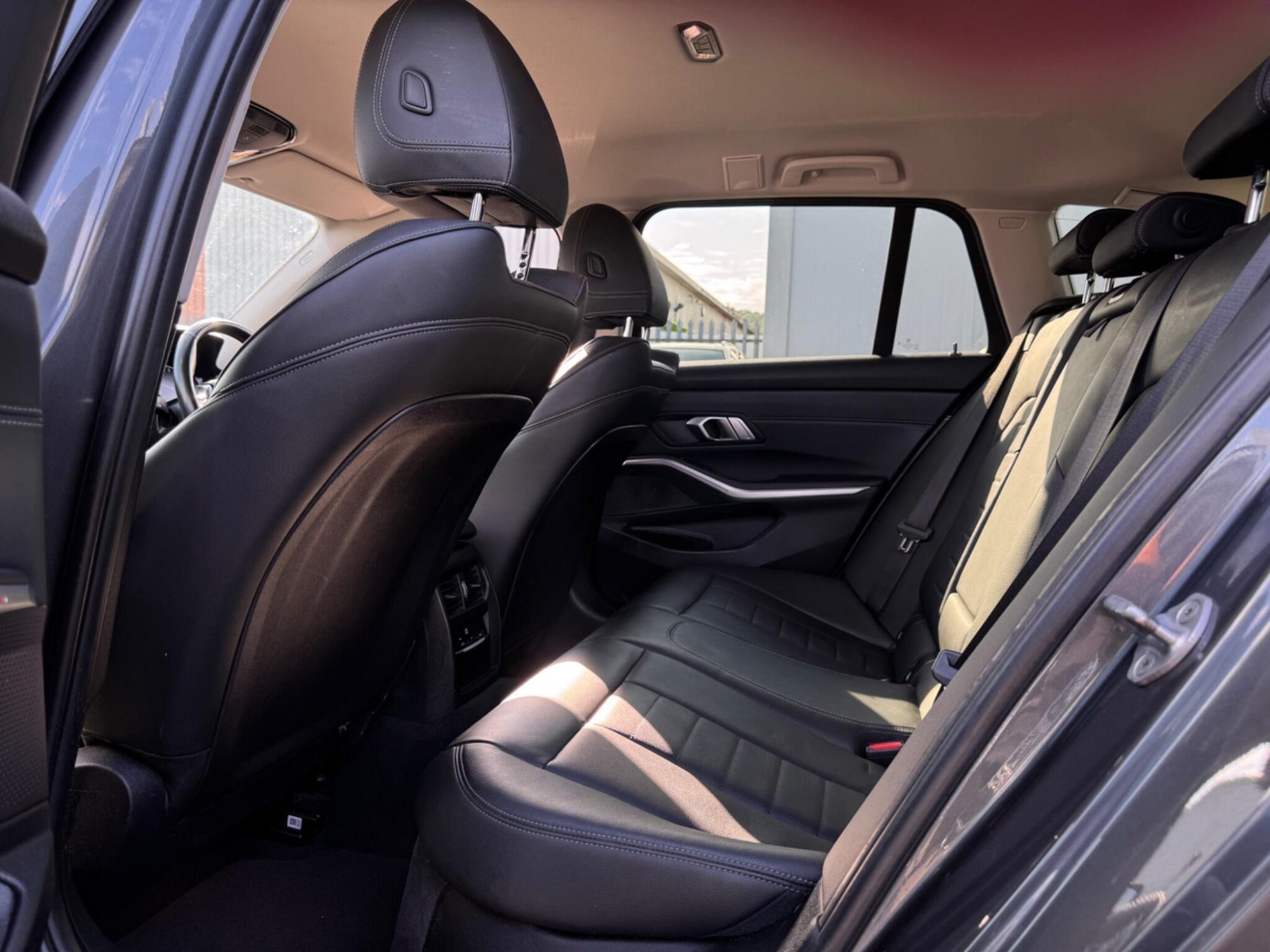 2020 BMW 3 Series image 33