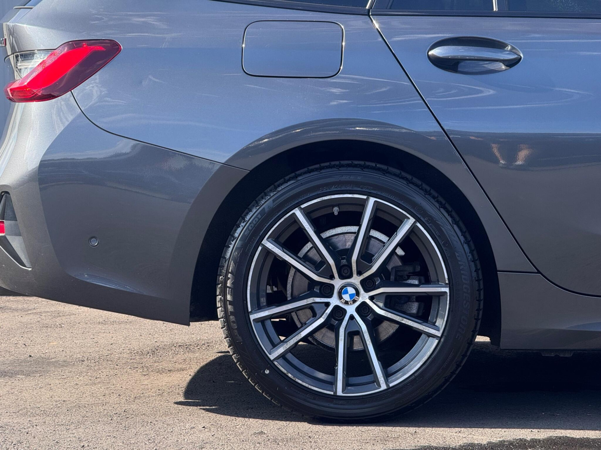 2020 BMW 3 Series image 16
