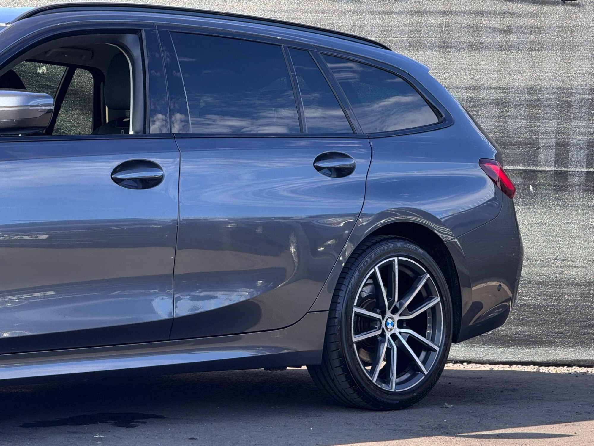 2020 BMW 3 Series image 12