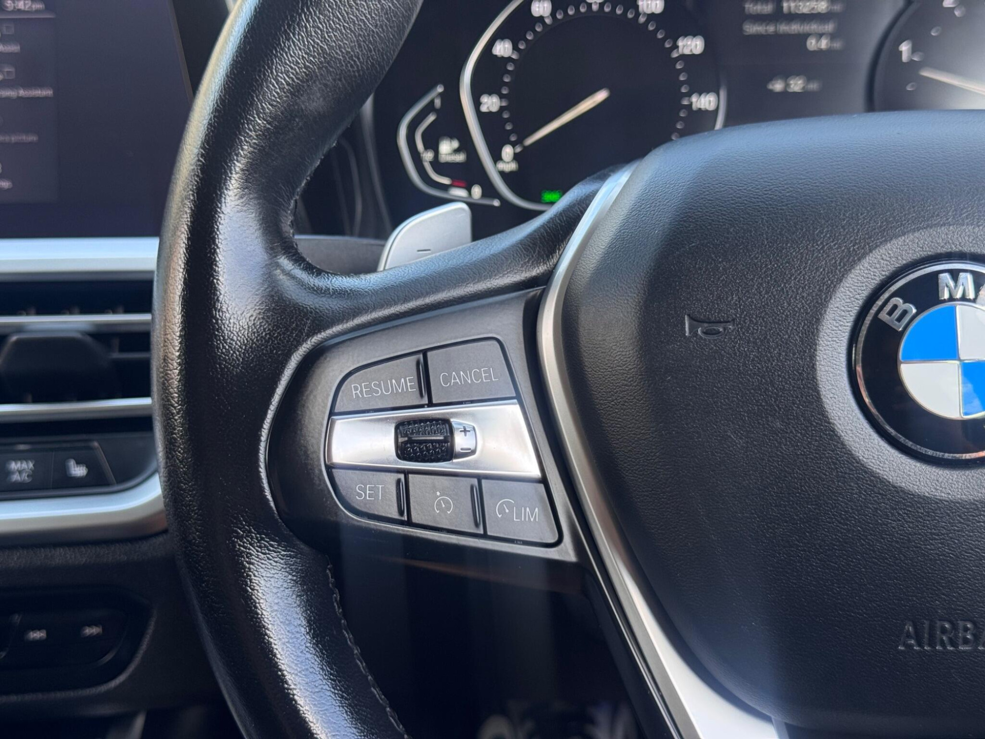 2020 BMW 3 Series image 27