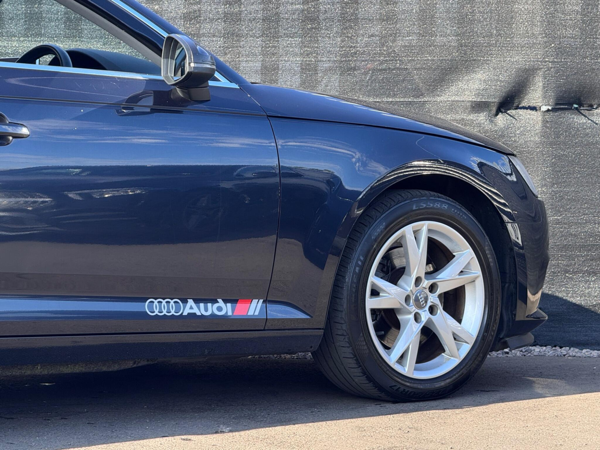 2017 Audi A4 Avant image 11