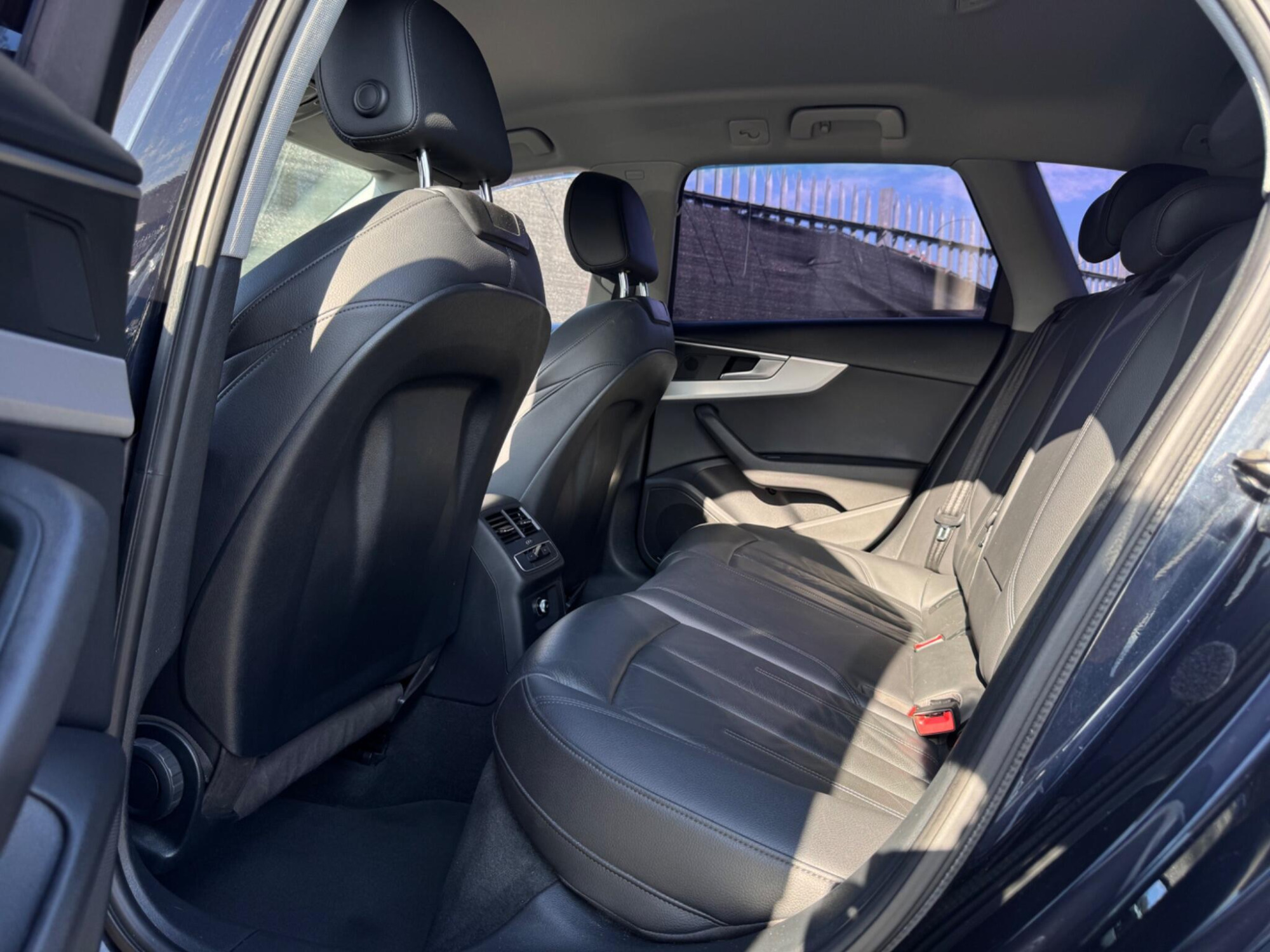 2017 Audi A4 Avant image 12