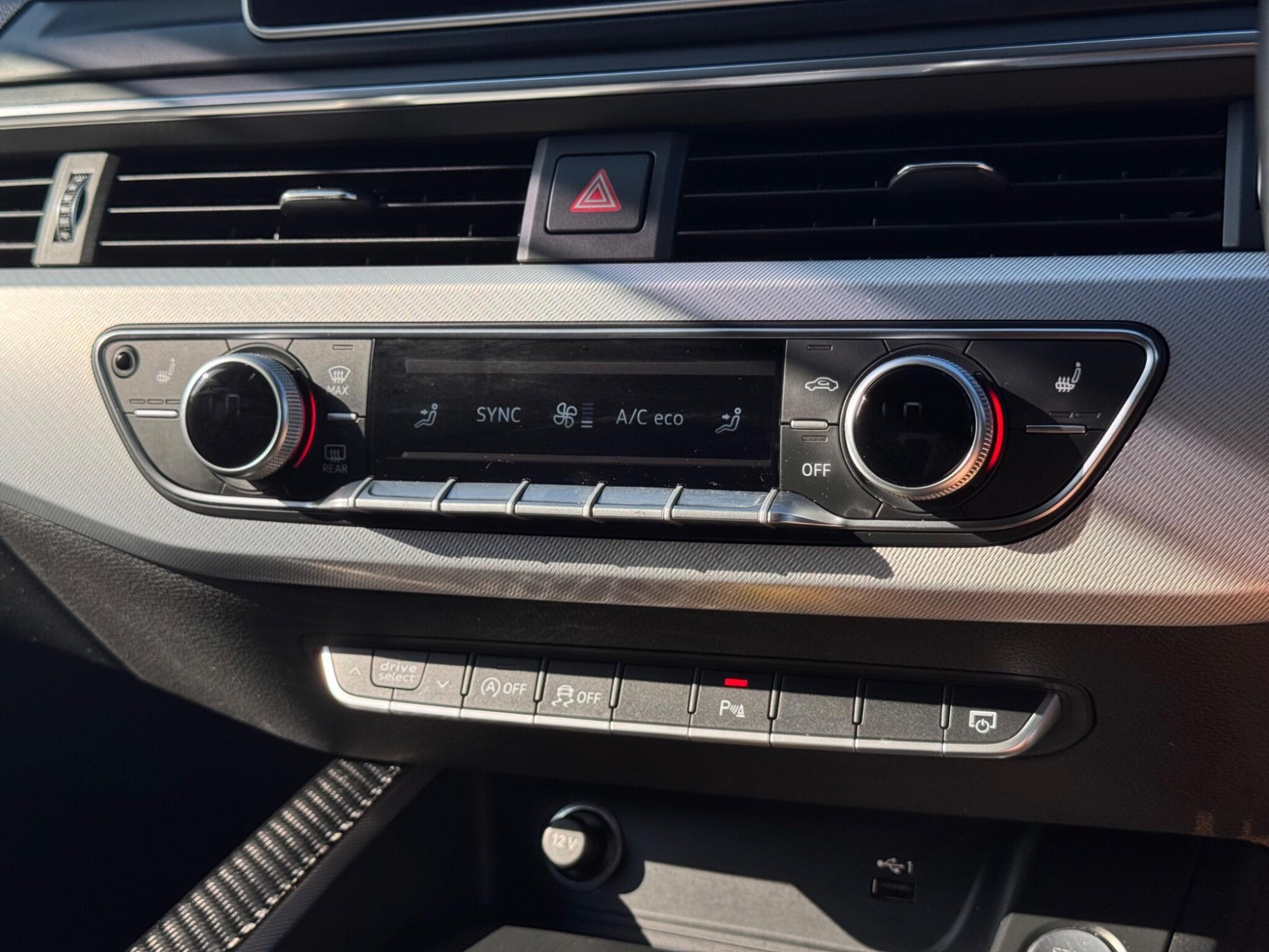 2017 Audi A4 Avant image 22