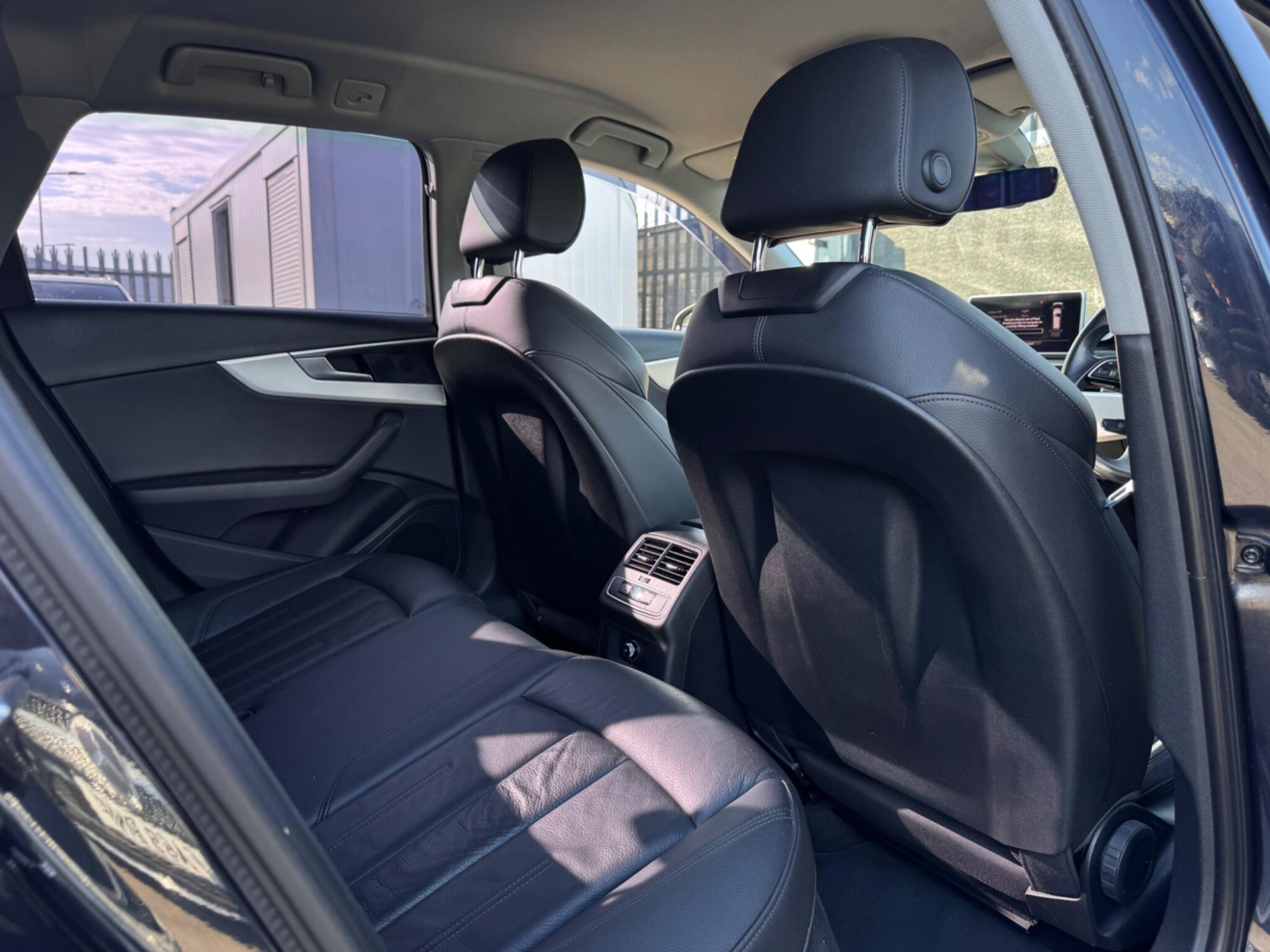2017 Audi A4 Avant image 26