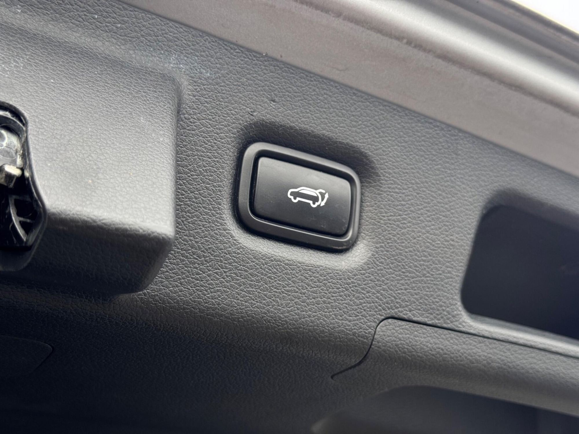 2019 Hyundai Santa Fe image 13