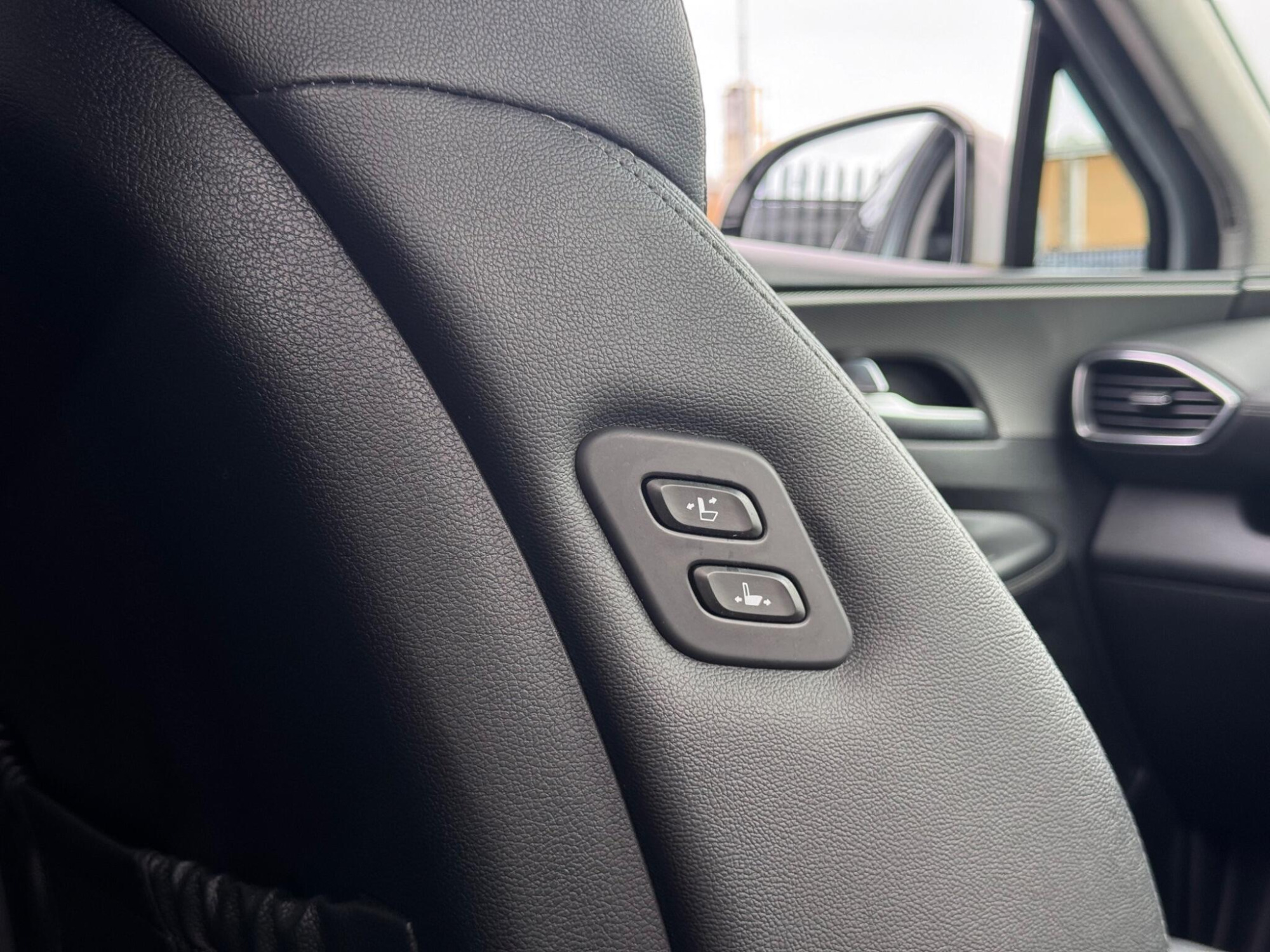 2019 Hyundai Santa Fe image 24