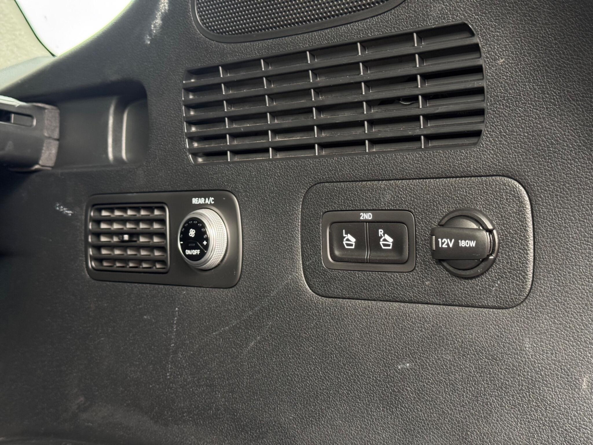 2019 Hyundai Santa Fe image 34