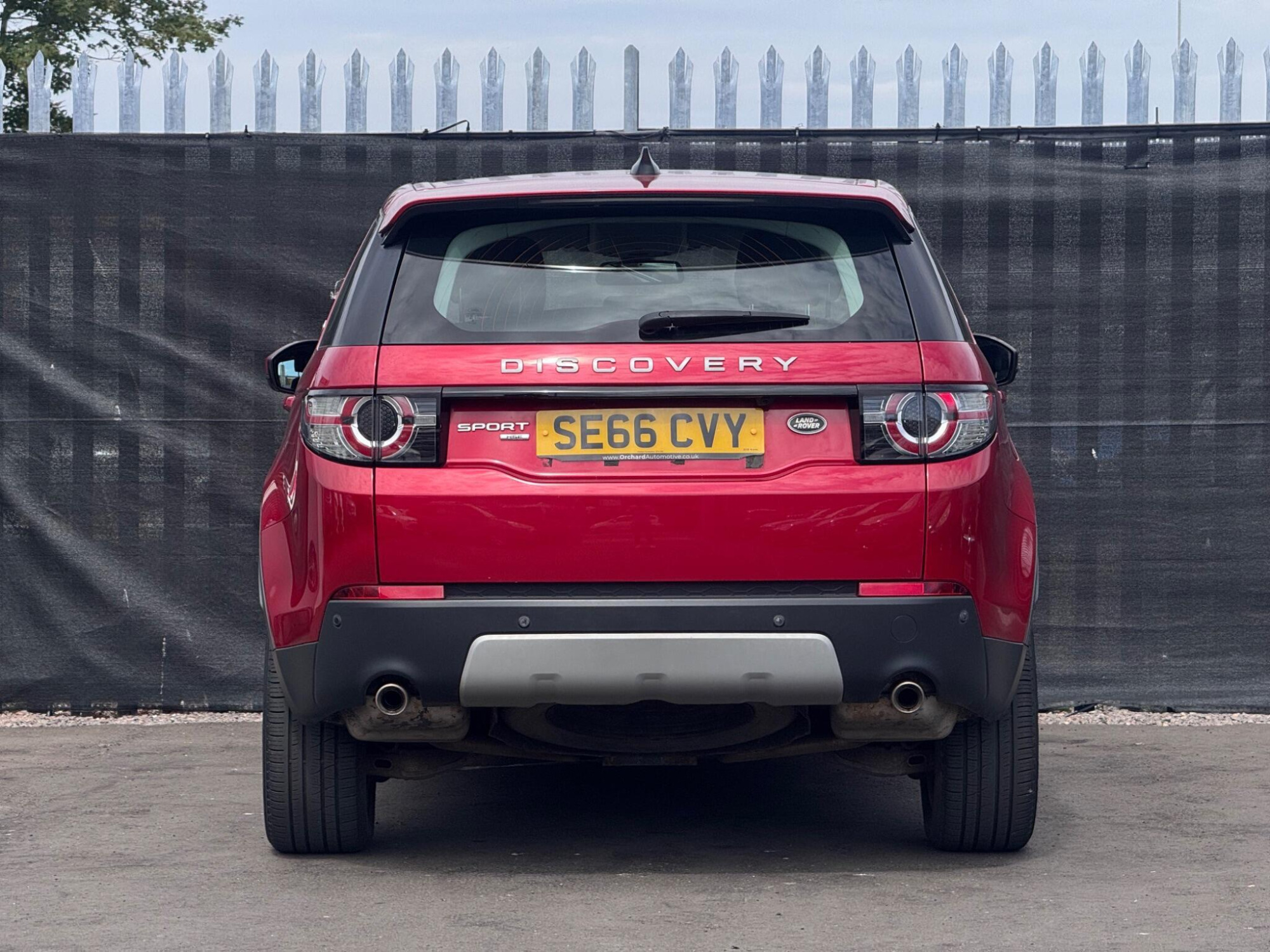 2017 Land Rover Discovery Sport image 4