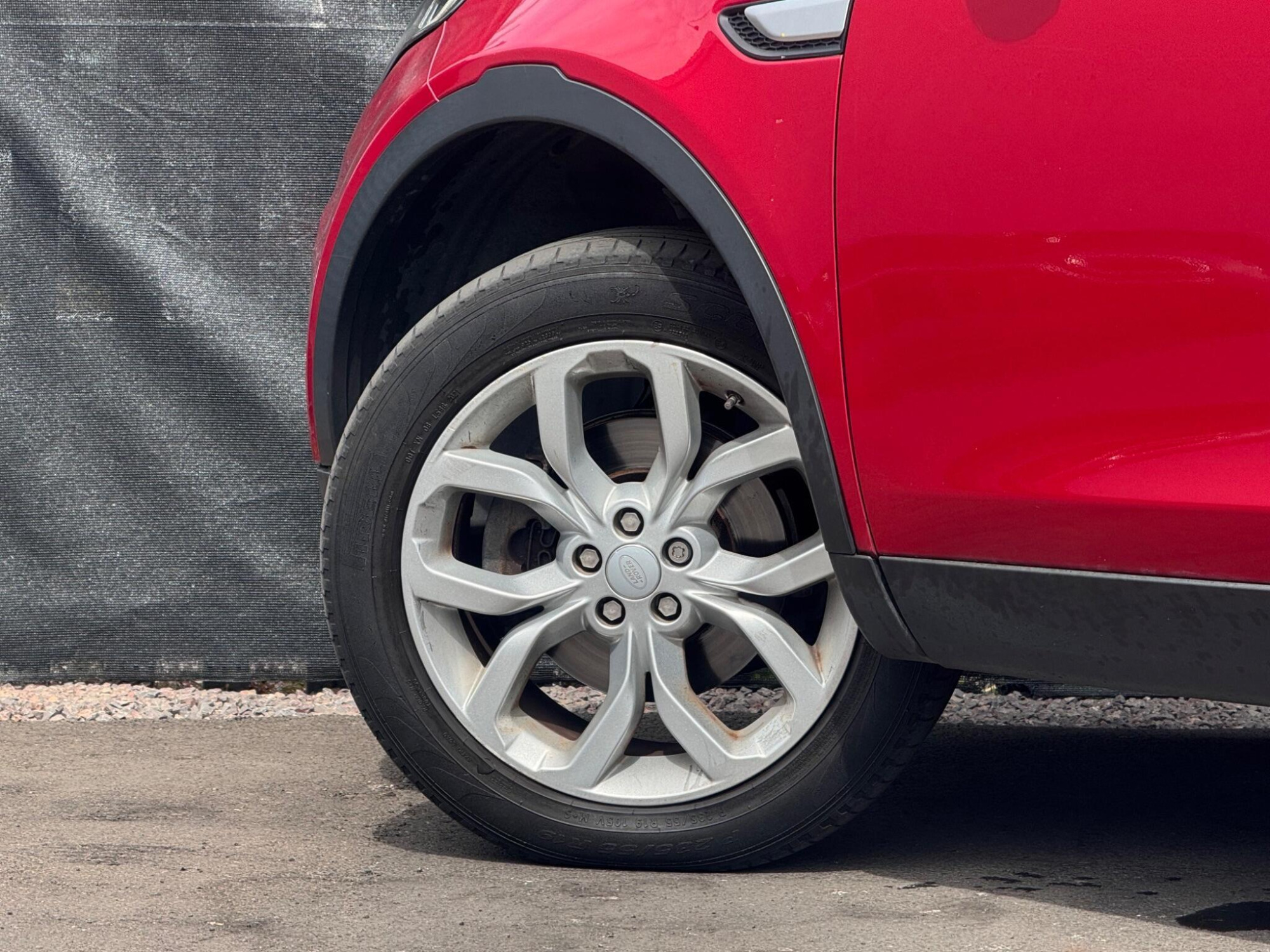 2017 Land Rover Discovery Sport image 10