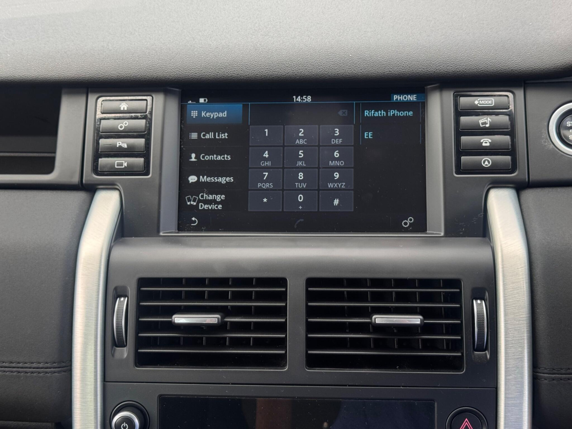 2017 Land Rover Discovery Sport image 31