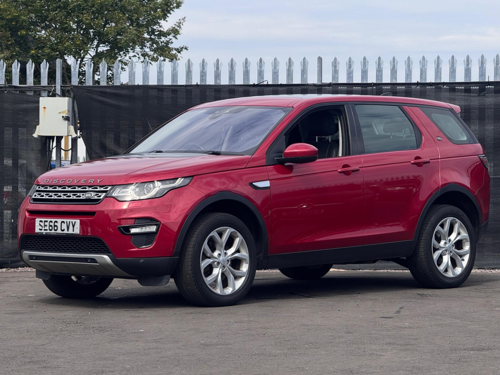 2017 Land Rover Discovery Sport image 7
