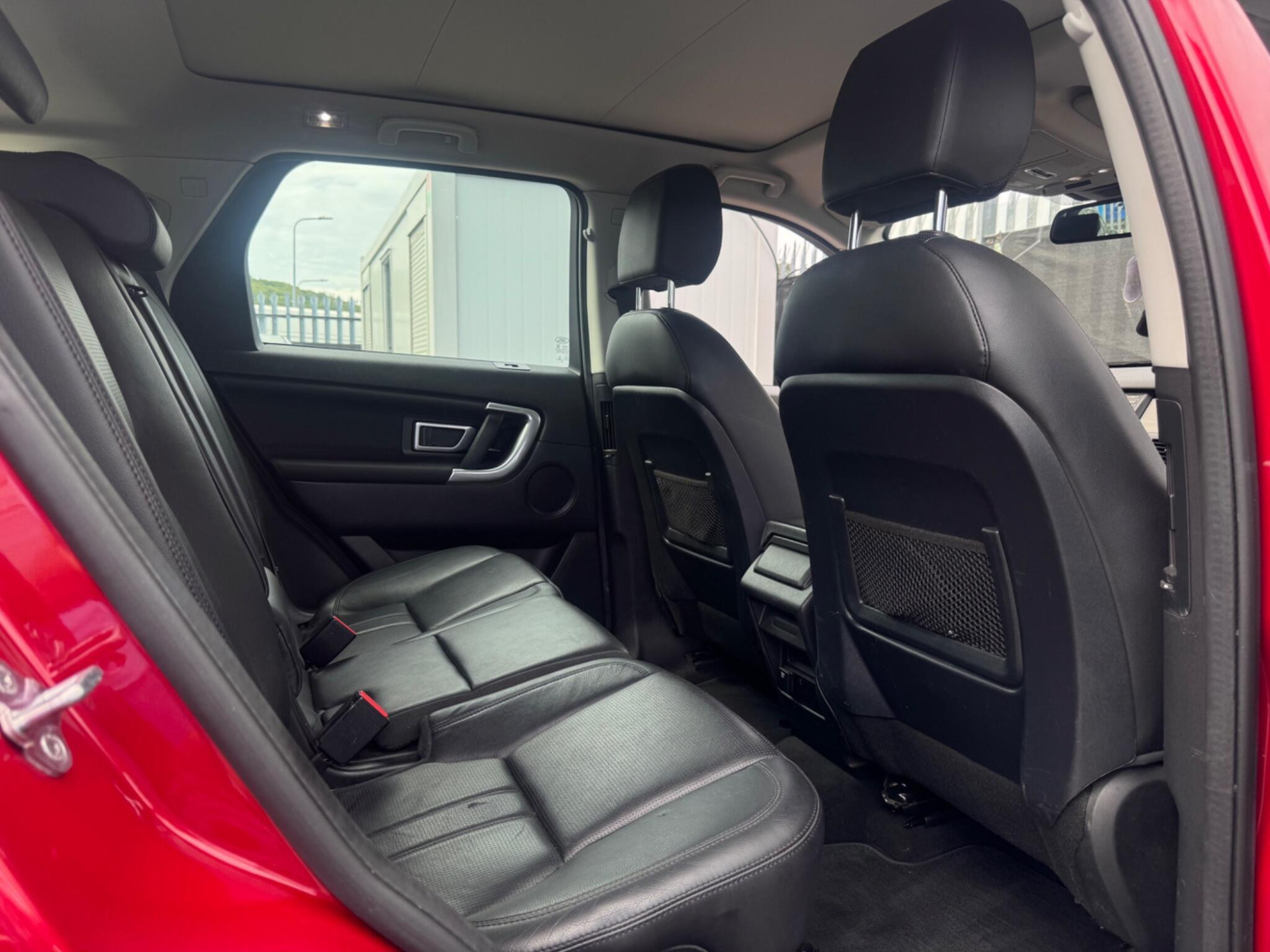 2017 Land Rover Discovery Sport image 17