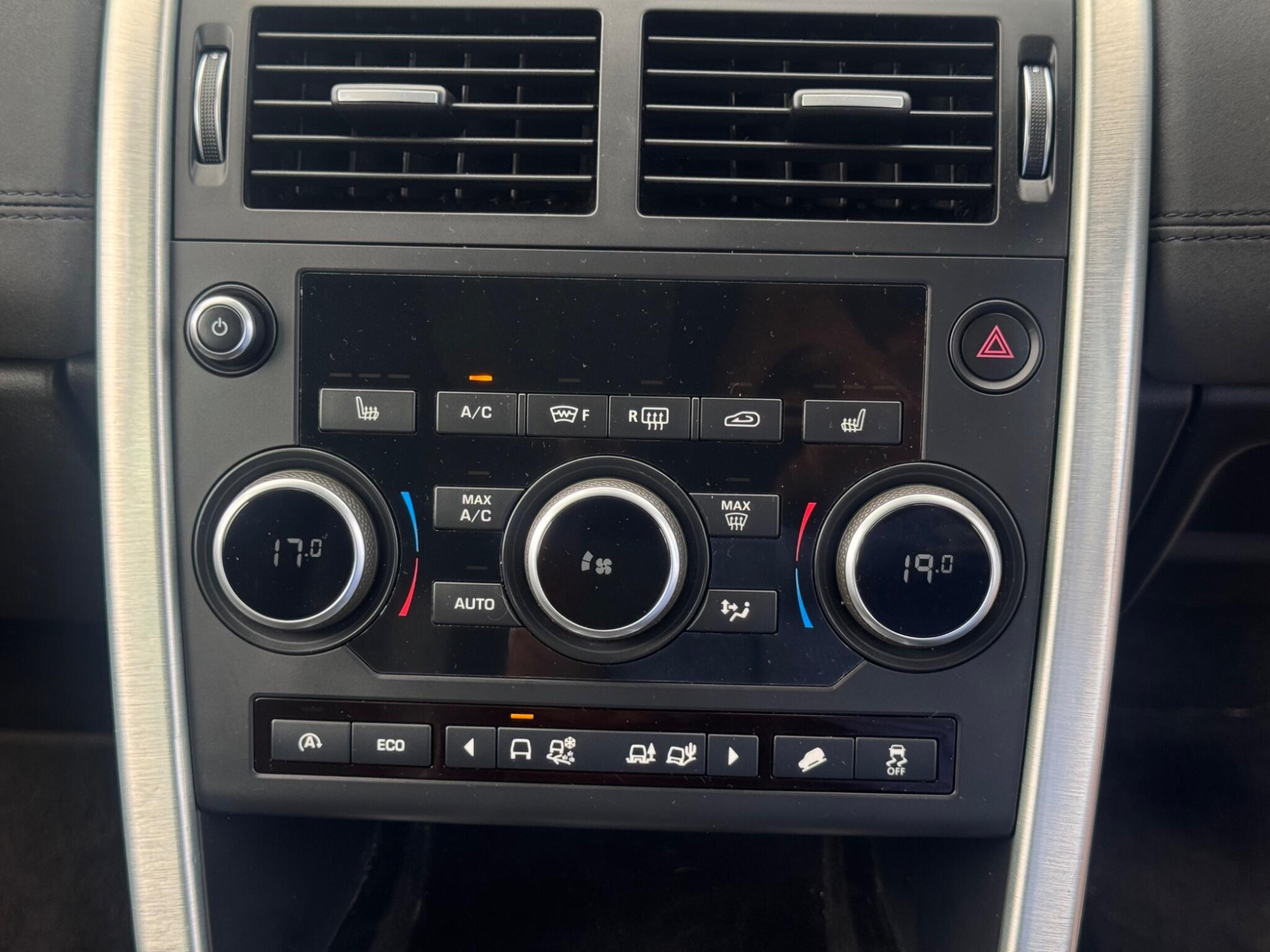 2017 Land Rover Discovery Sport image 23