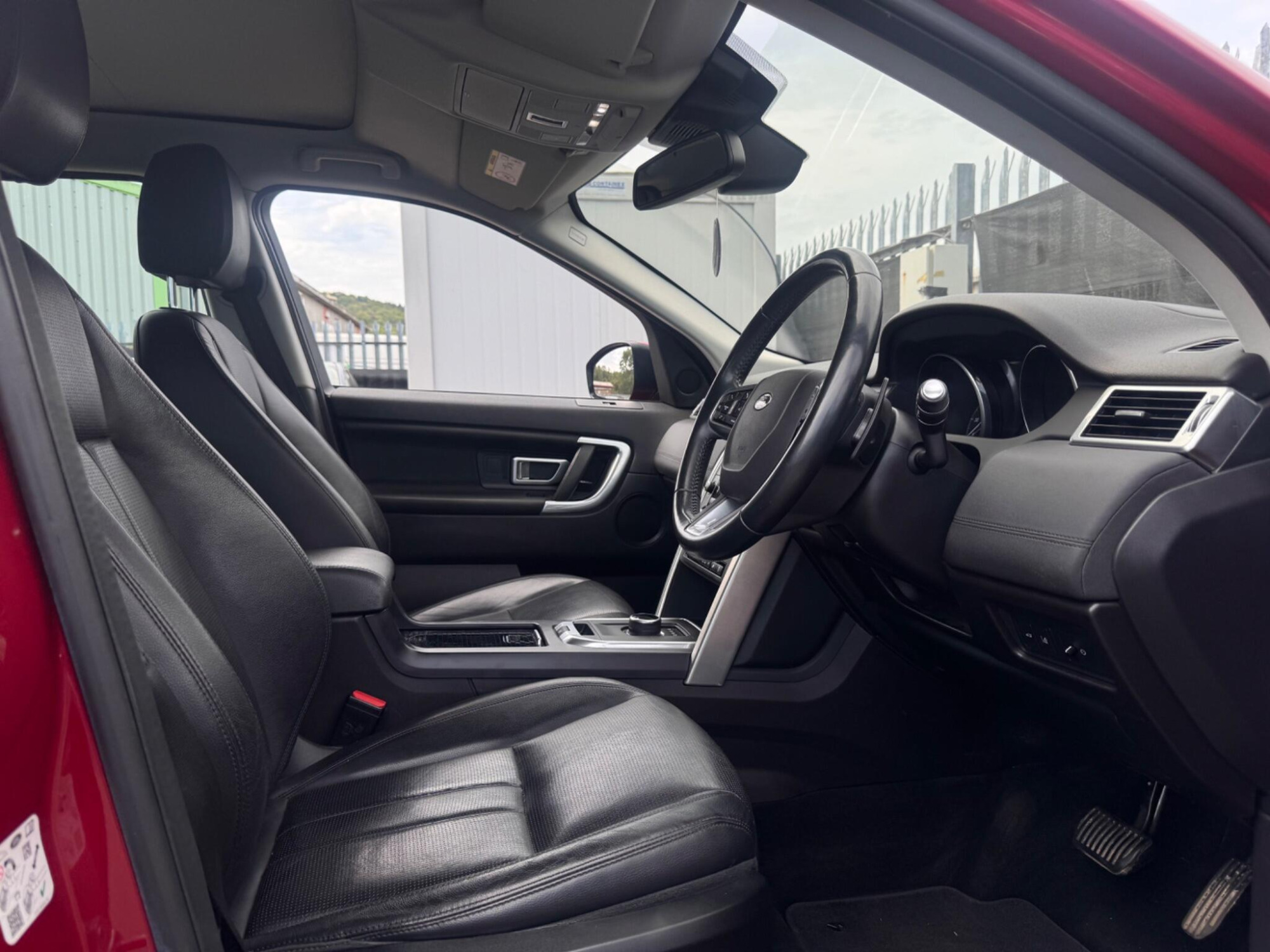 2017 Land Rover Discovery Sport image 19