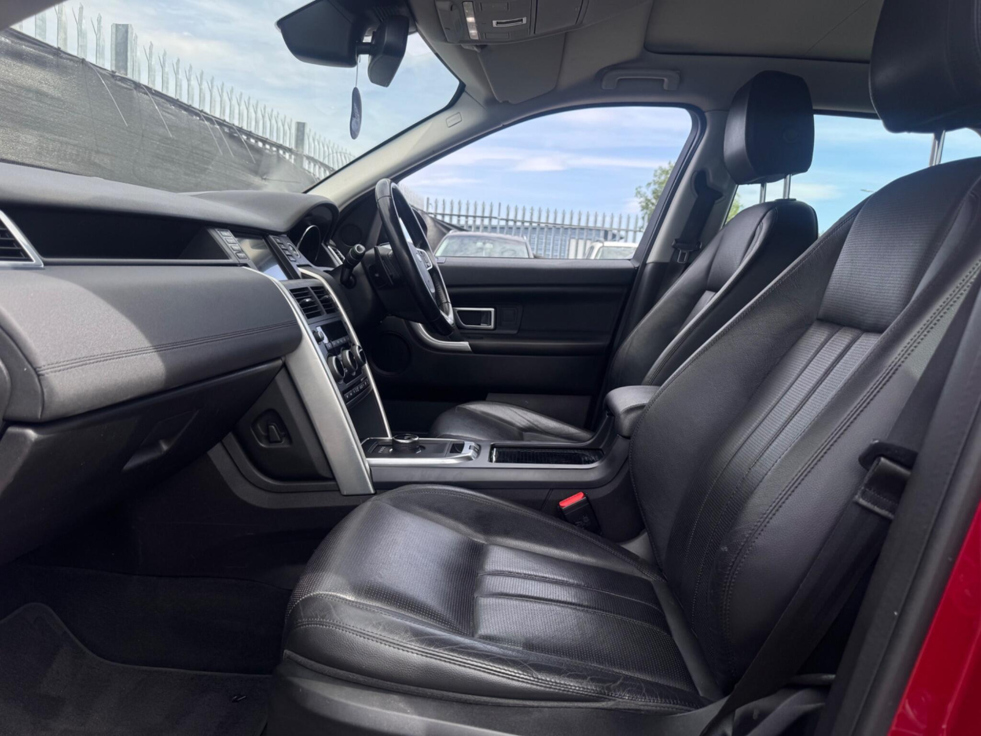 2017 Land Rover Discovery Sport image 26