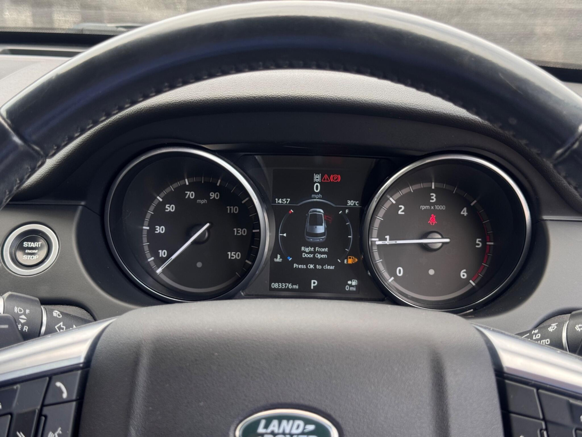 2017 Land Rover Discovery Sport image 14