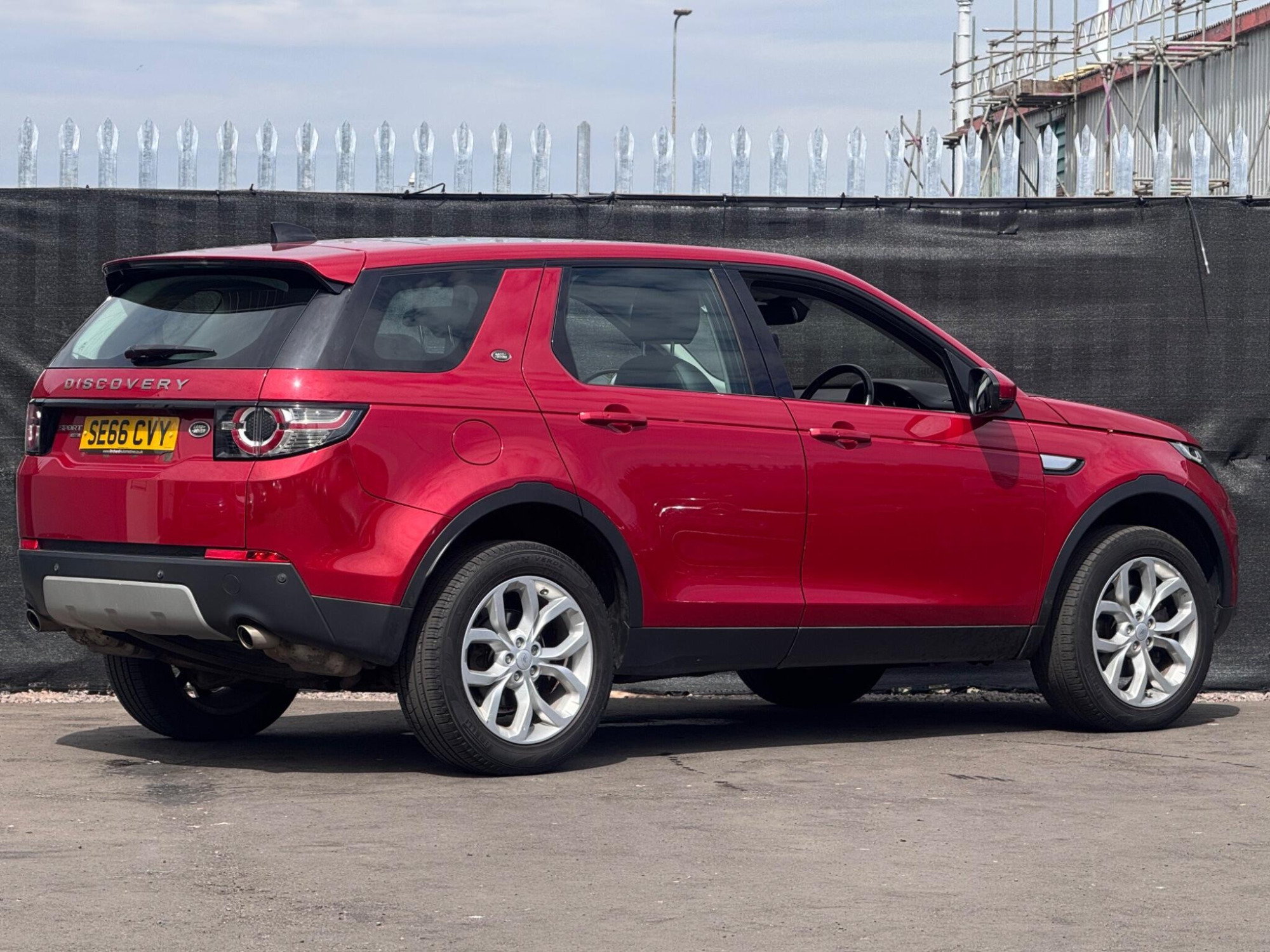 2017 Land Rover Discovery Sport image 8