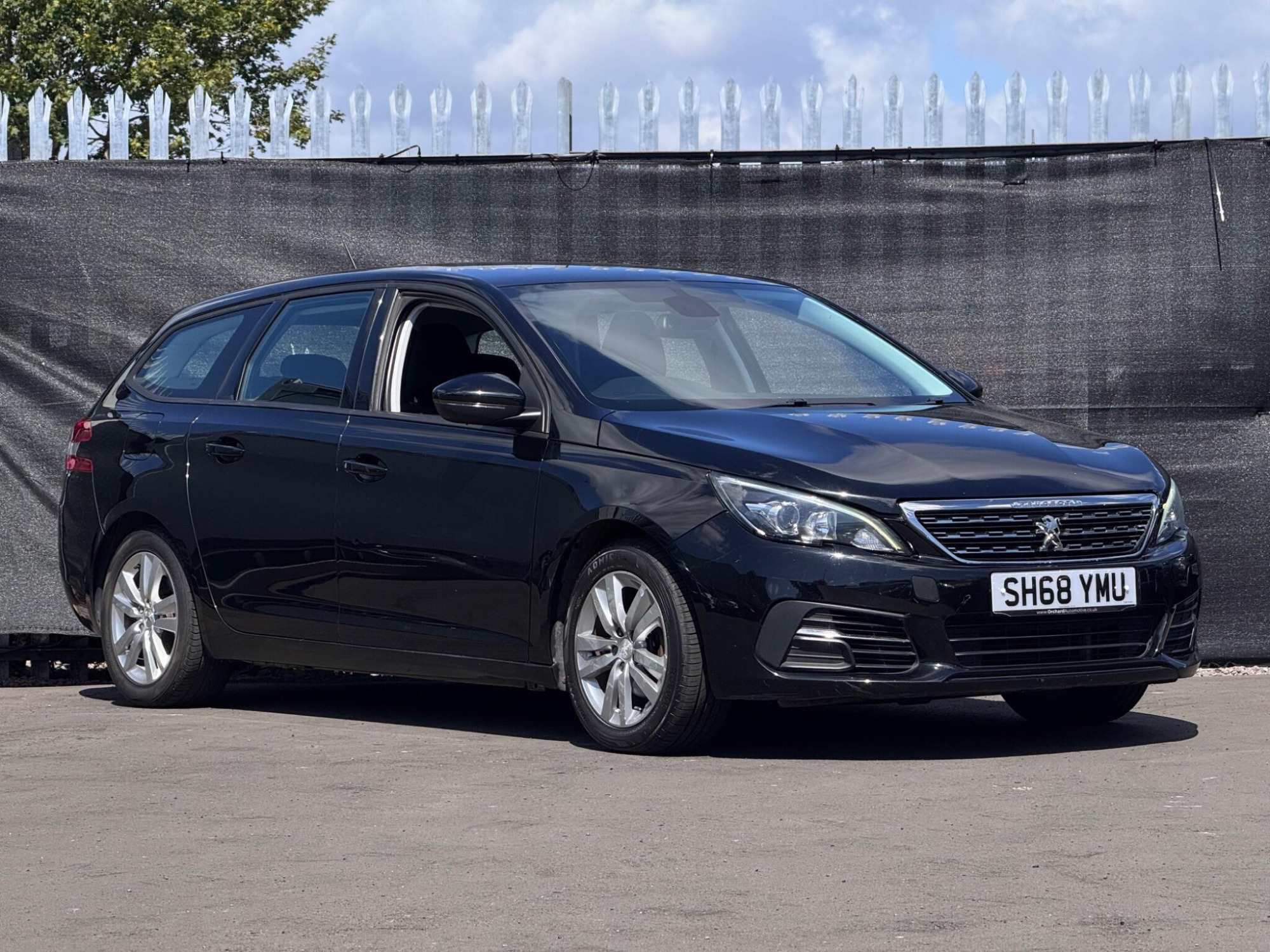 2019 Peugeot 308 SW image 1