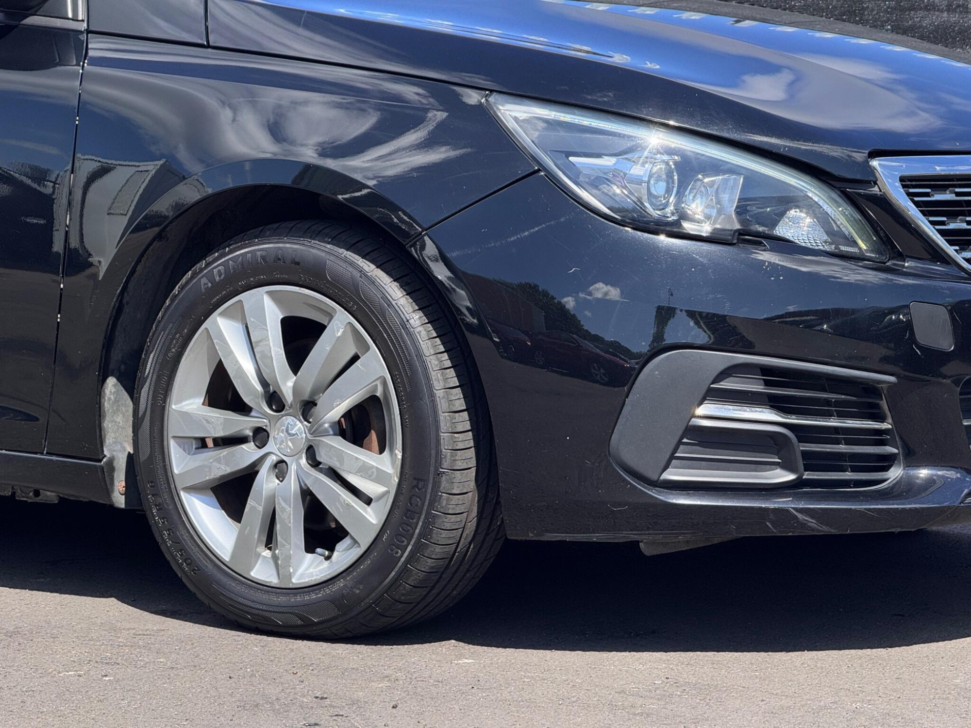 2019 Peugeot 308 SW image 19
