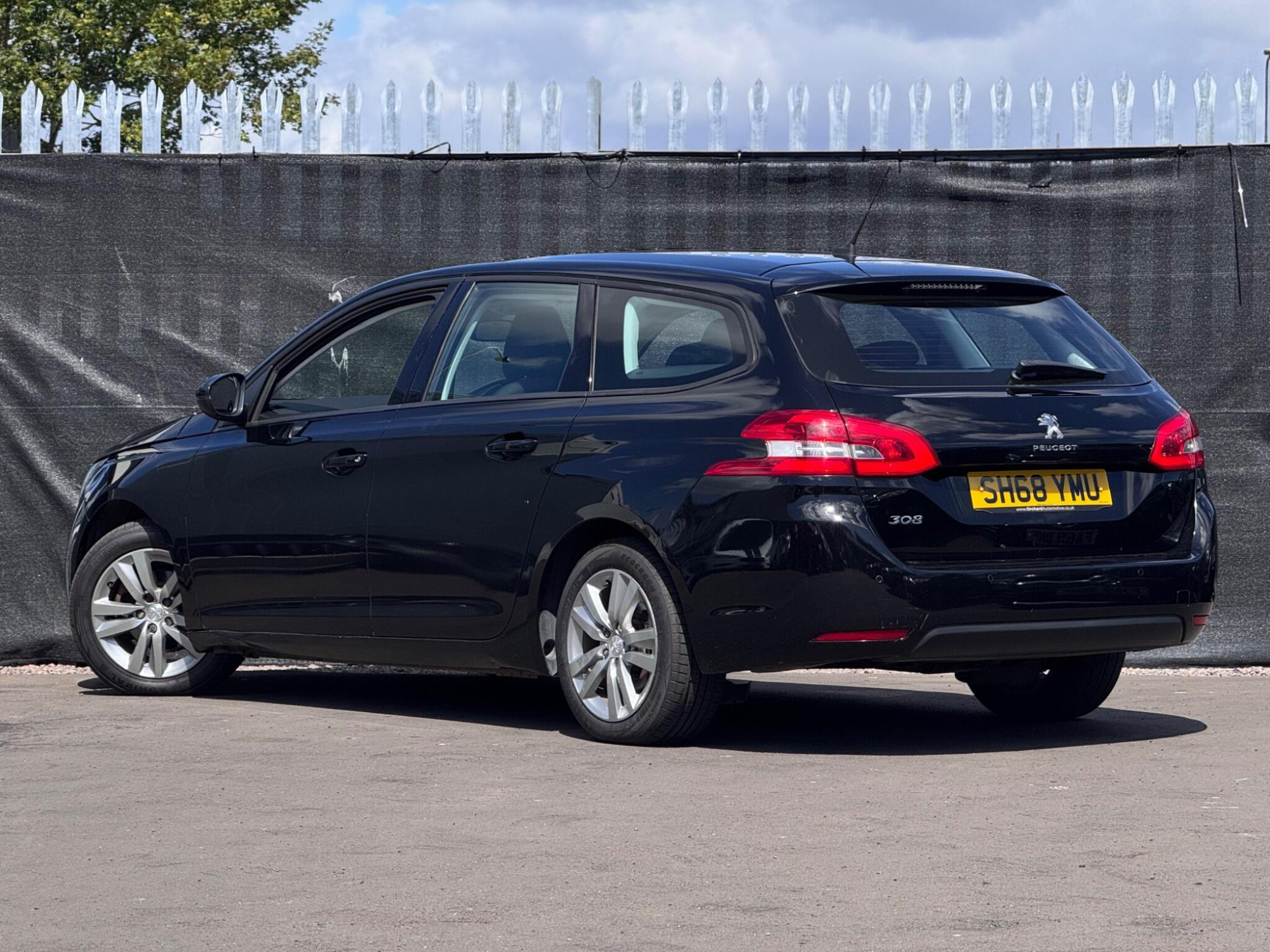 2019 Peugeot 308 SW image 2