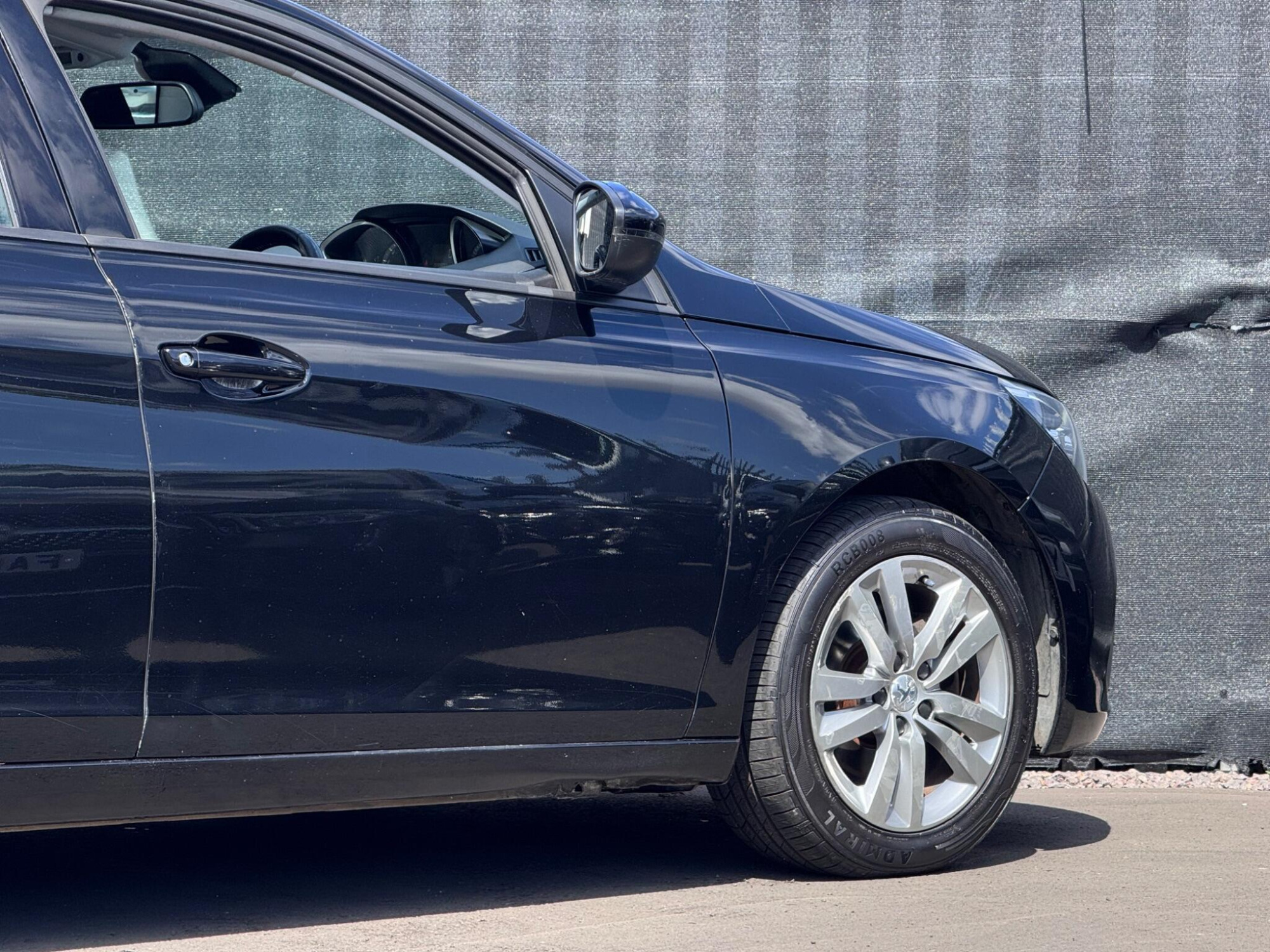 2019 Peugeot 308 SW image 16