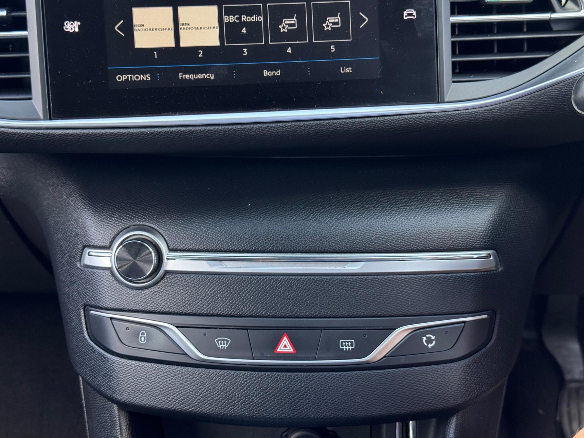 2019 Peugeot 308 SW image 24
