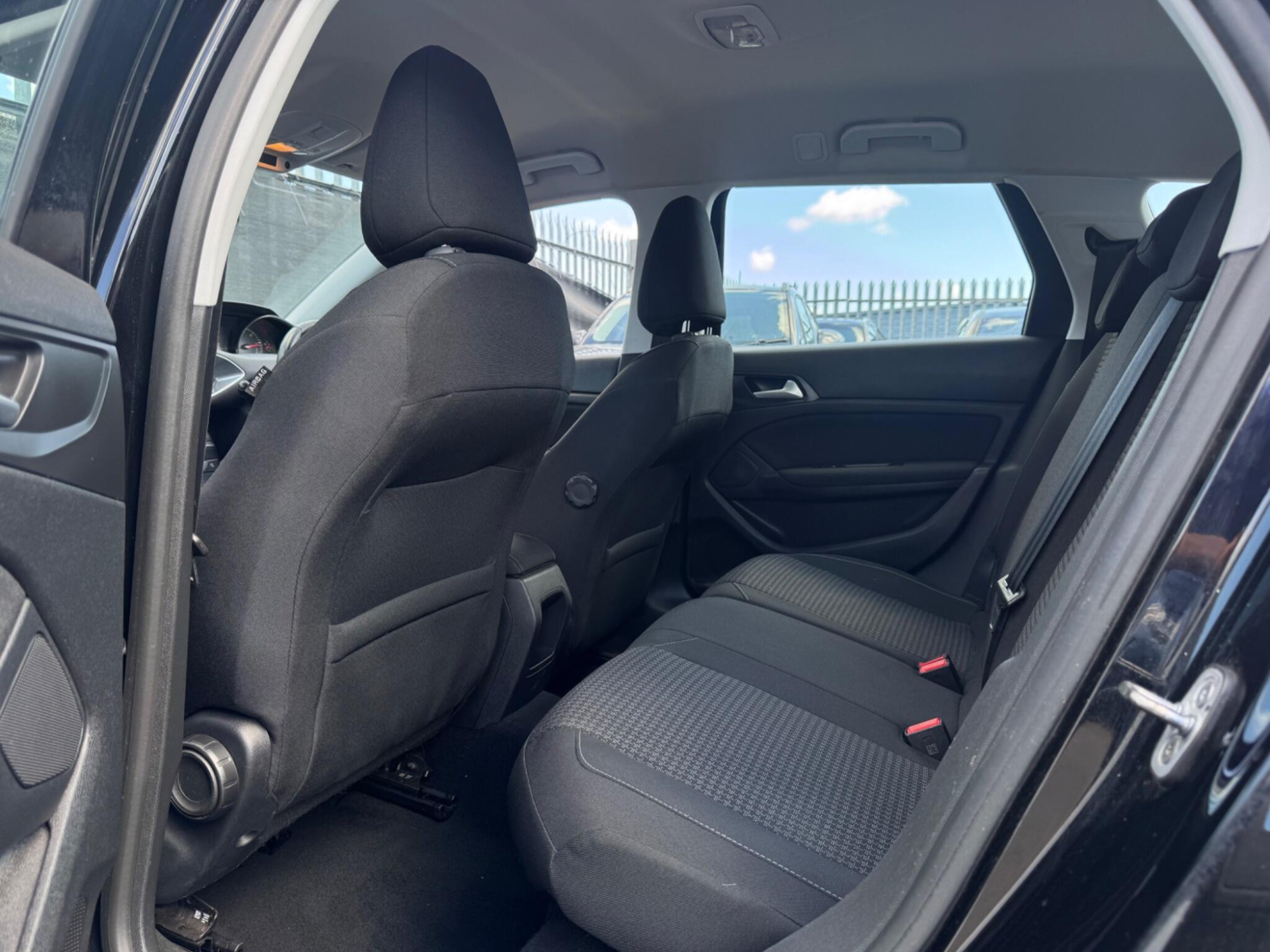 2019 Peugeot 308 SW image 30