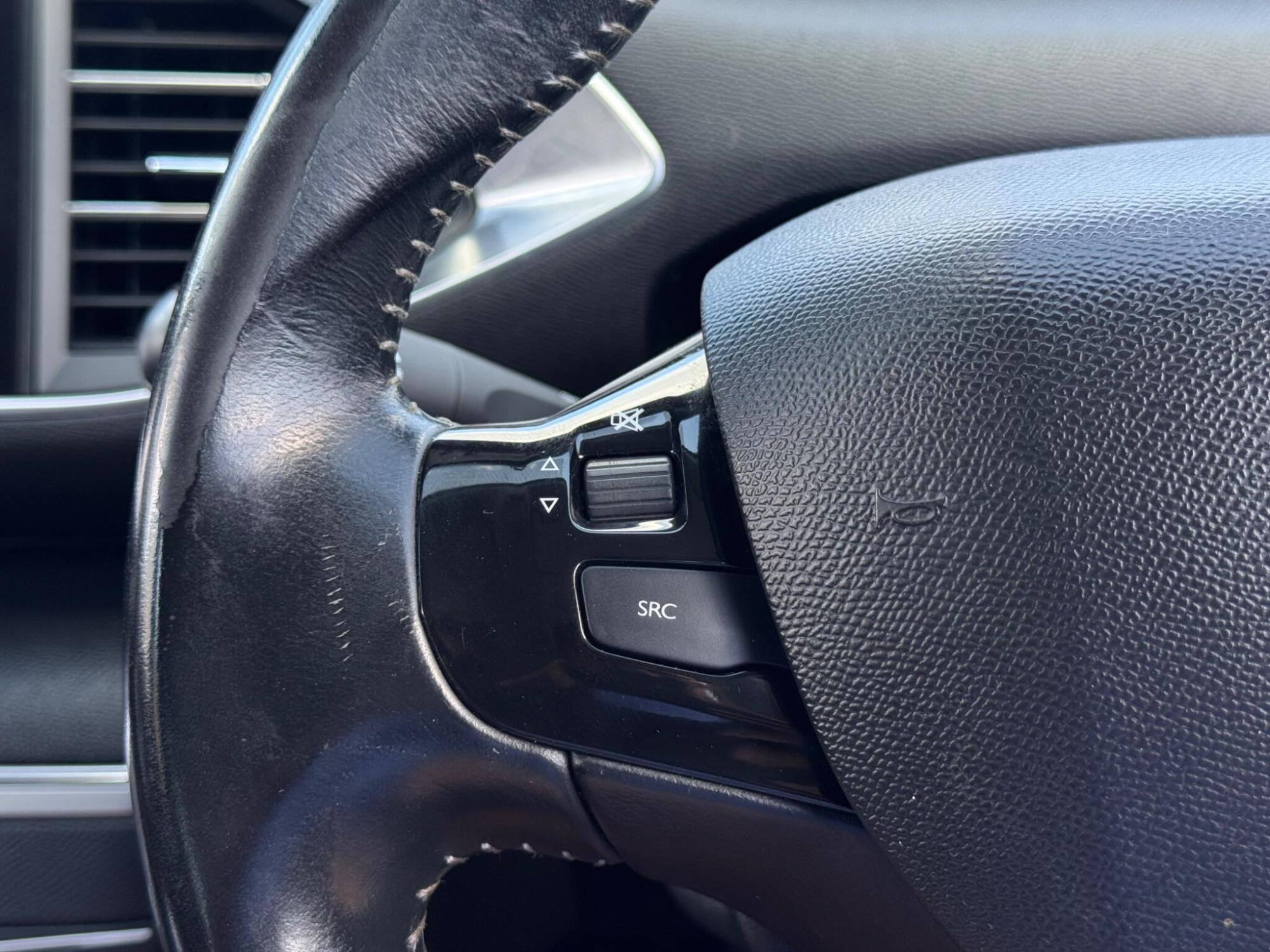 2019 Peugeot 308 SW image 21