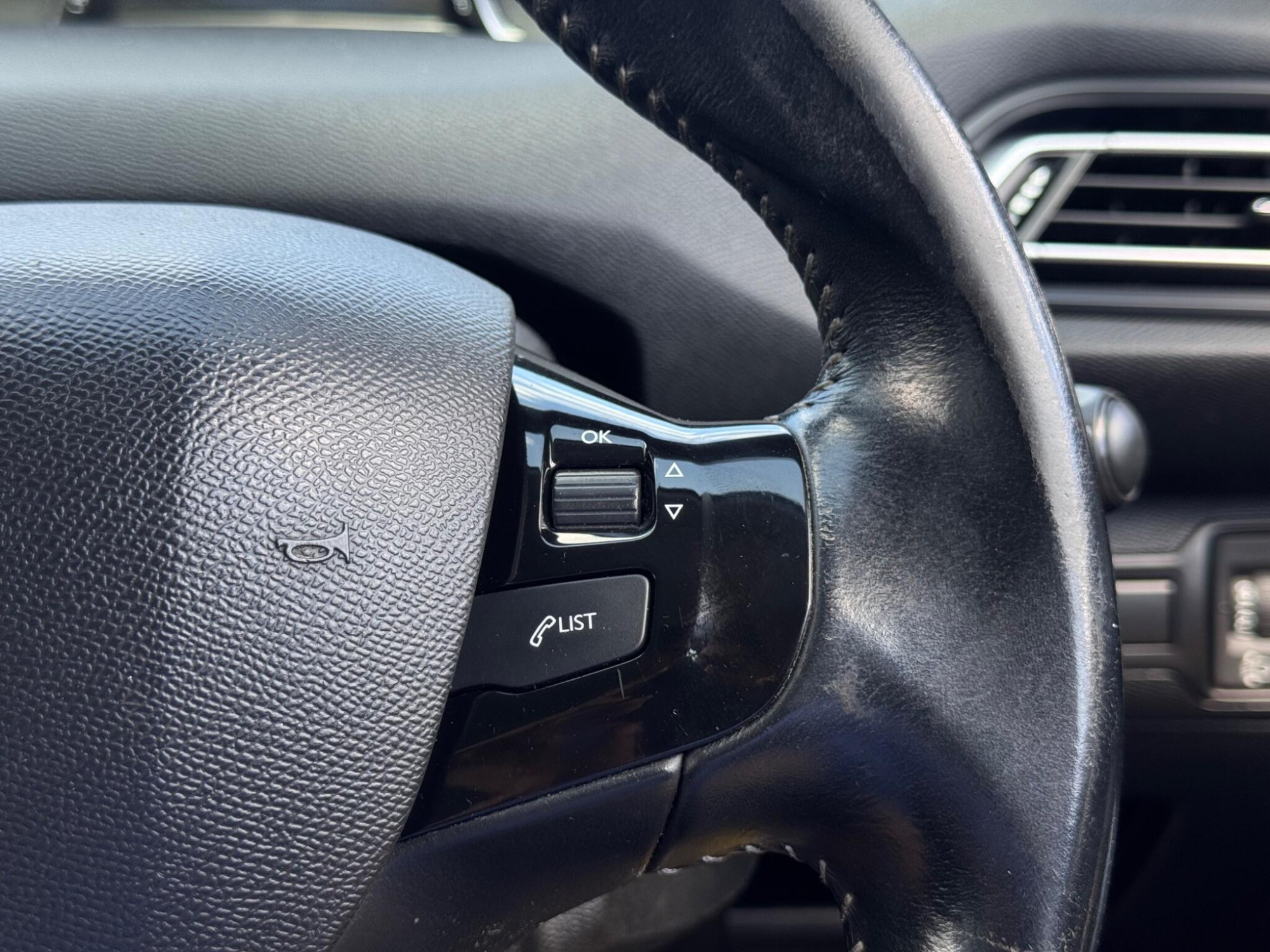 2019 Peugeot 308 SW image 22