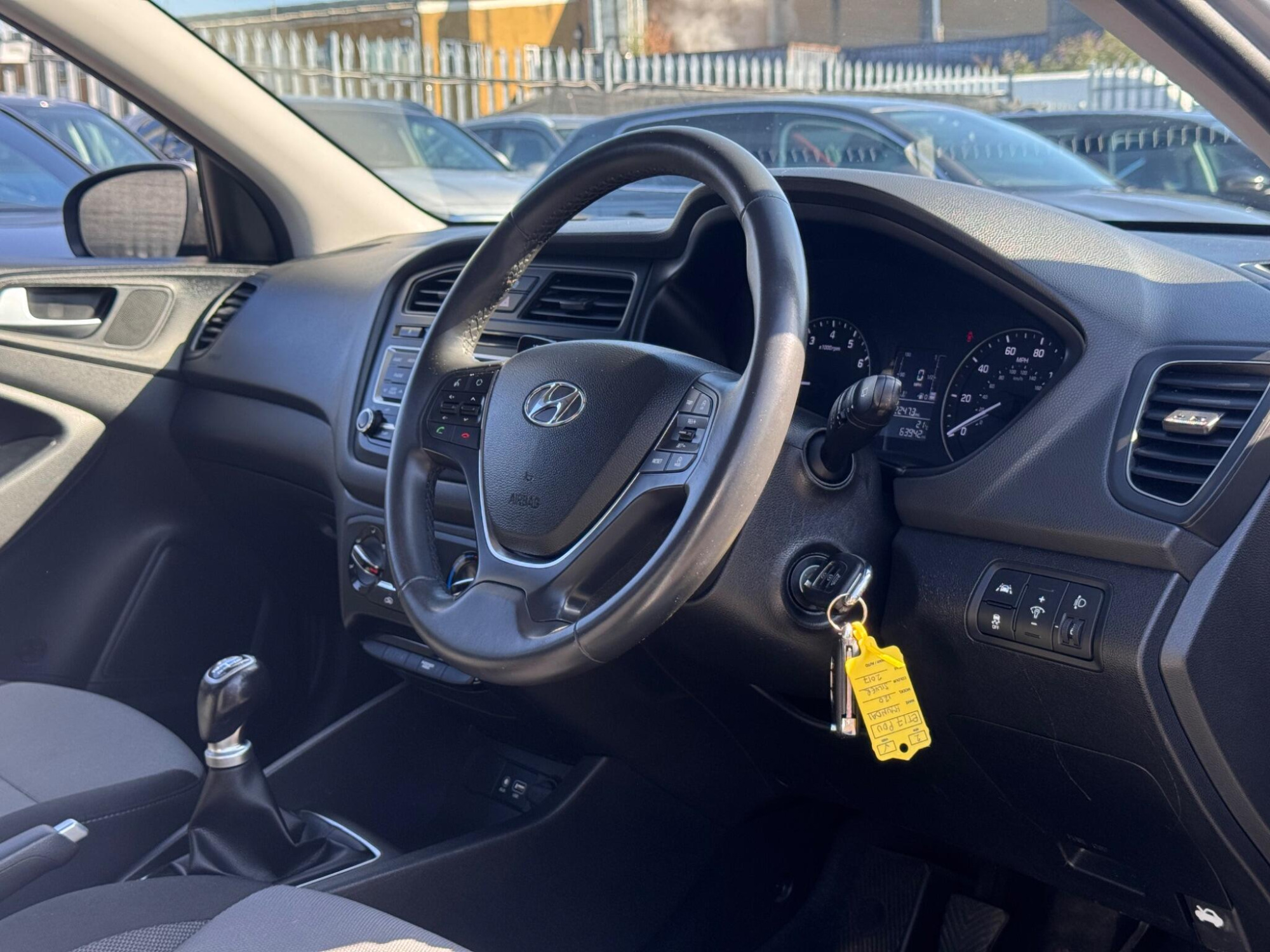 2017 Hyundai i20 image 3