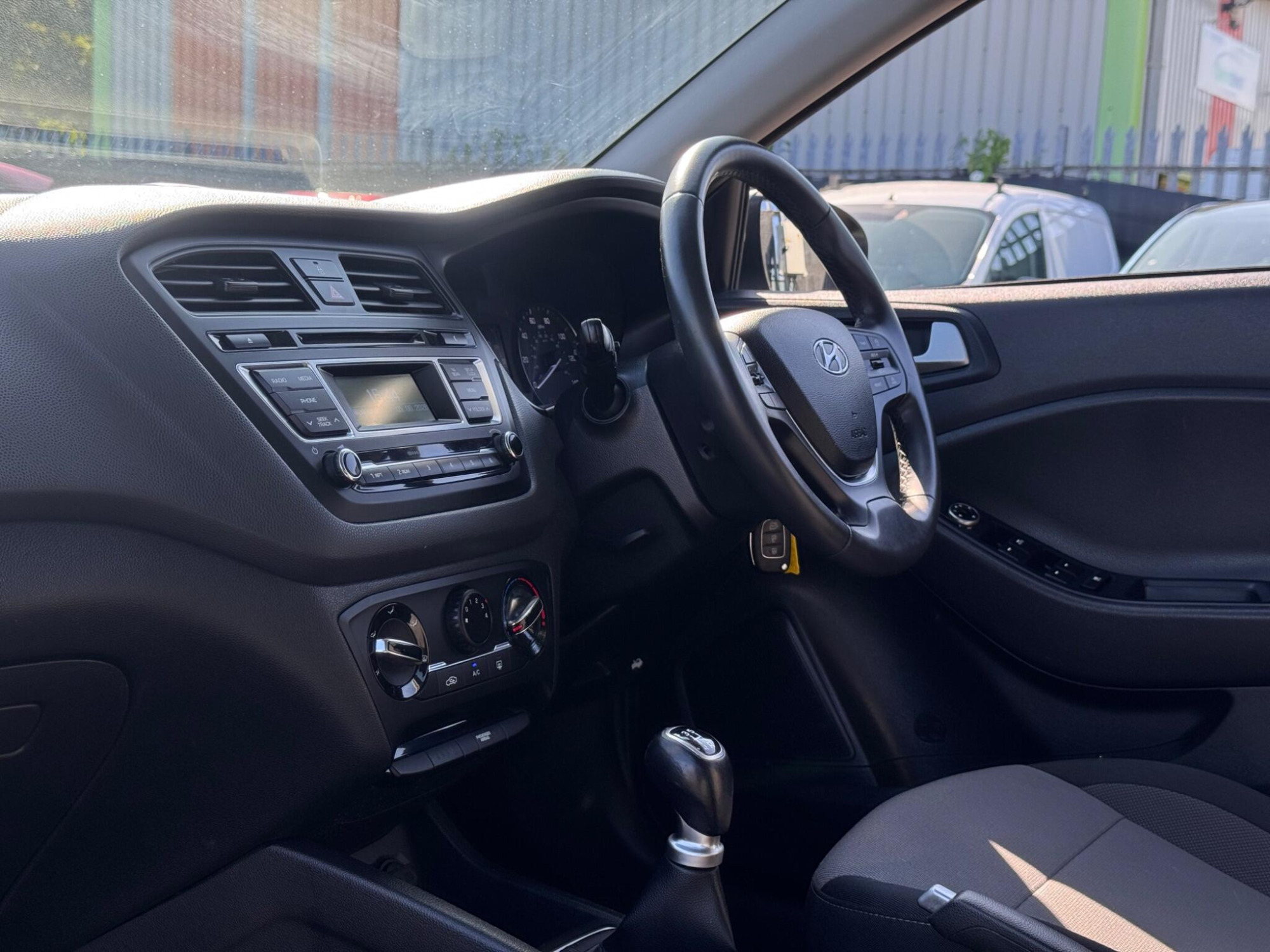 2017 Hyundai i20 image 9