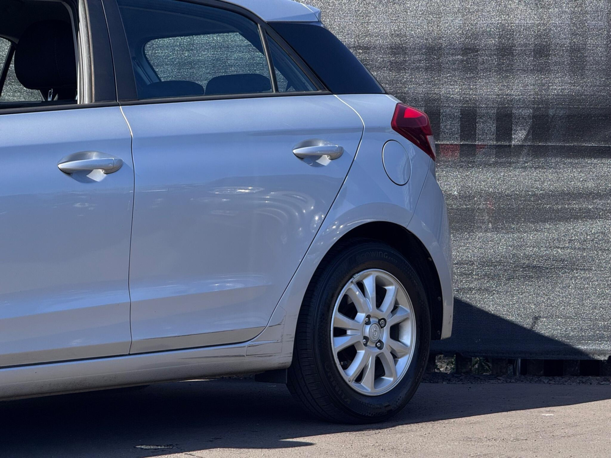 2017 Hyundai i20 image 16