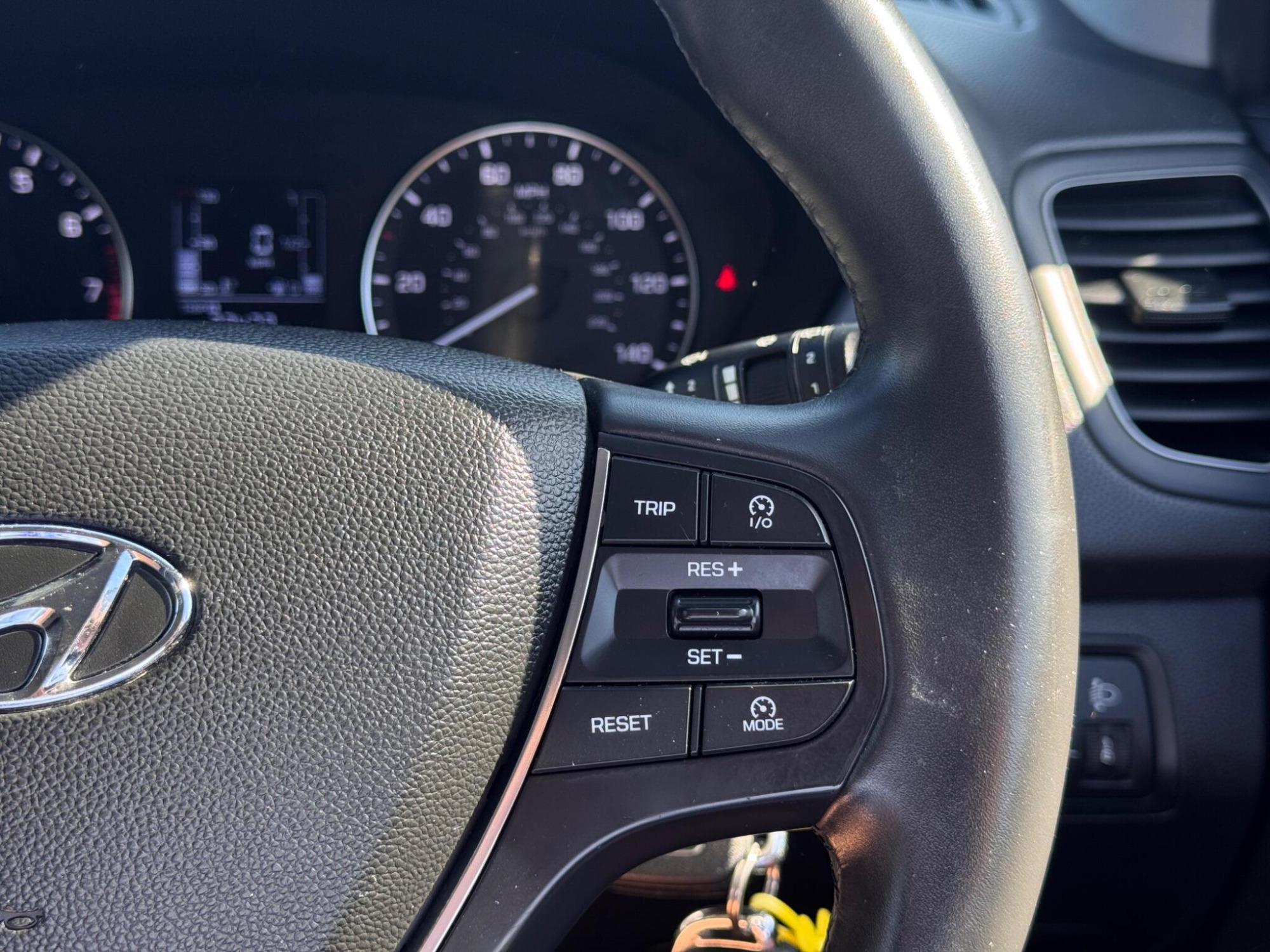 2017 Hyundai i20 image 24