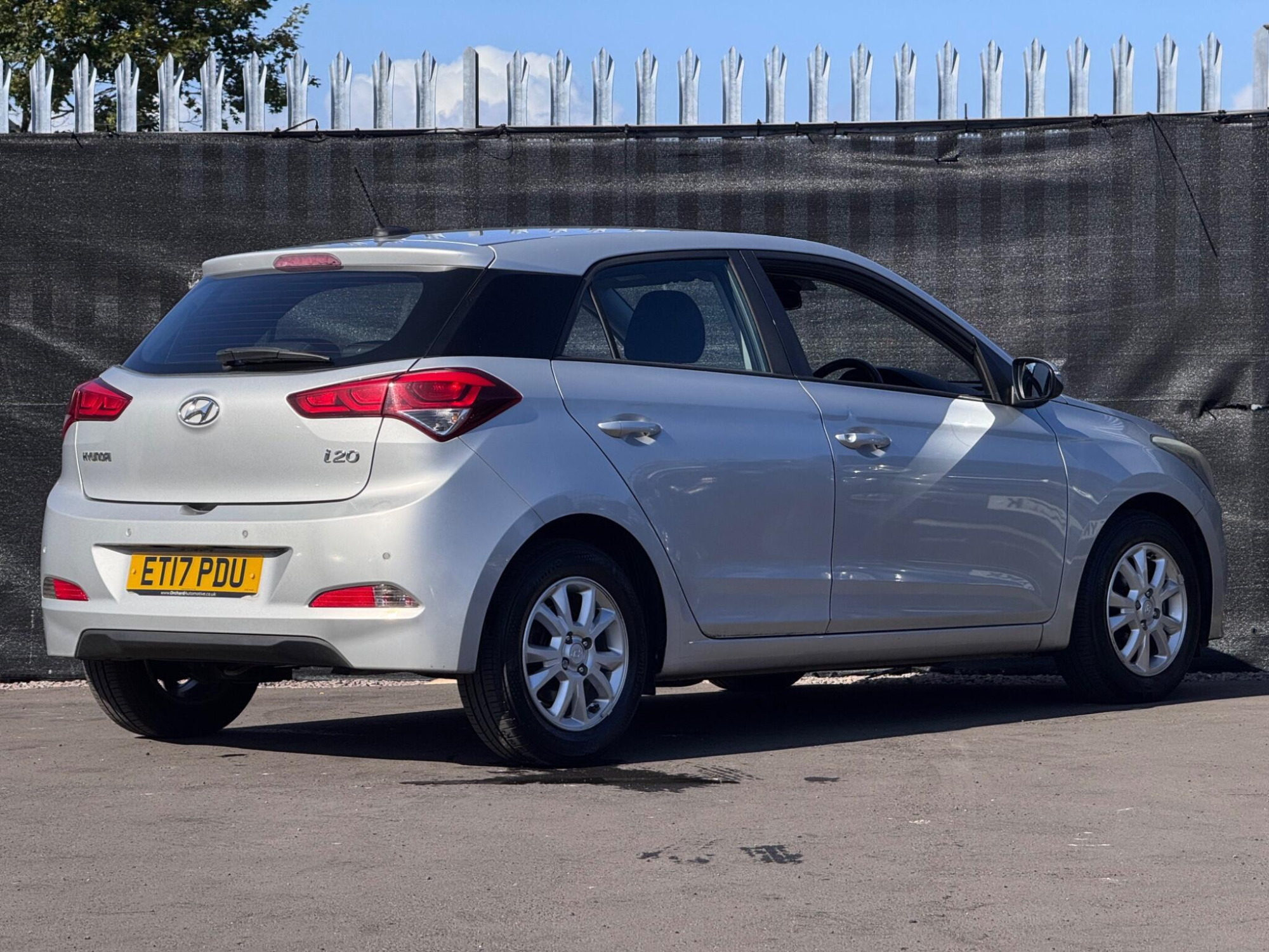 2017 Hyundai i20 image 20