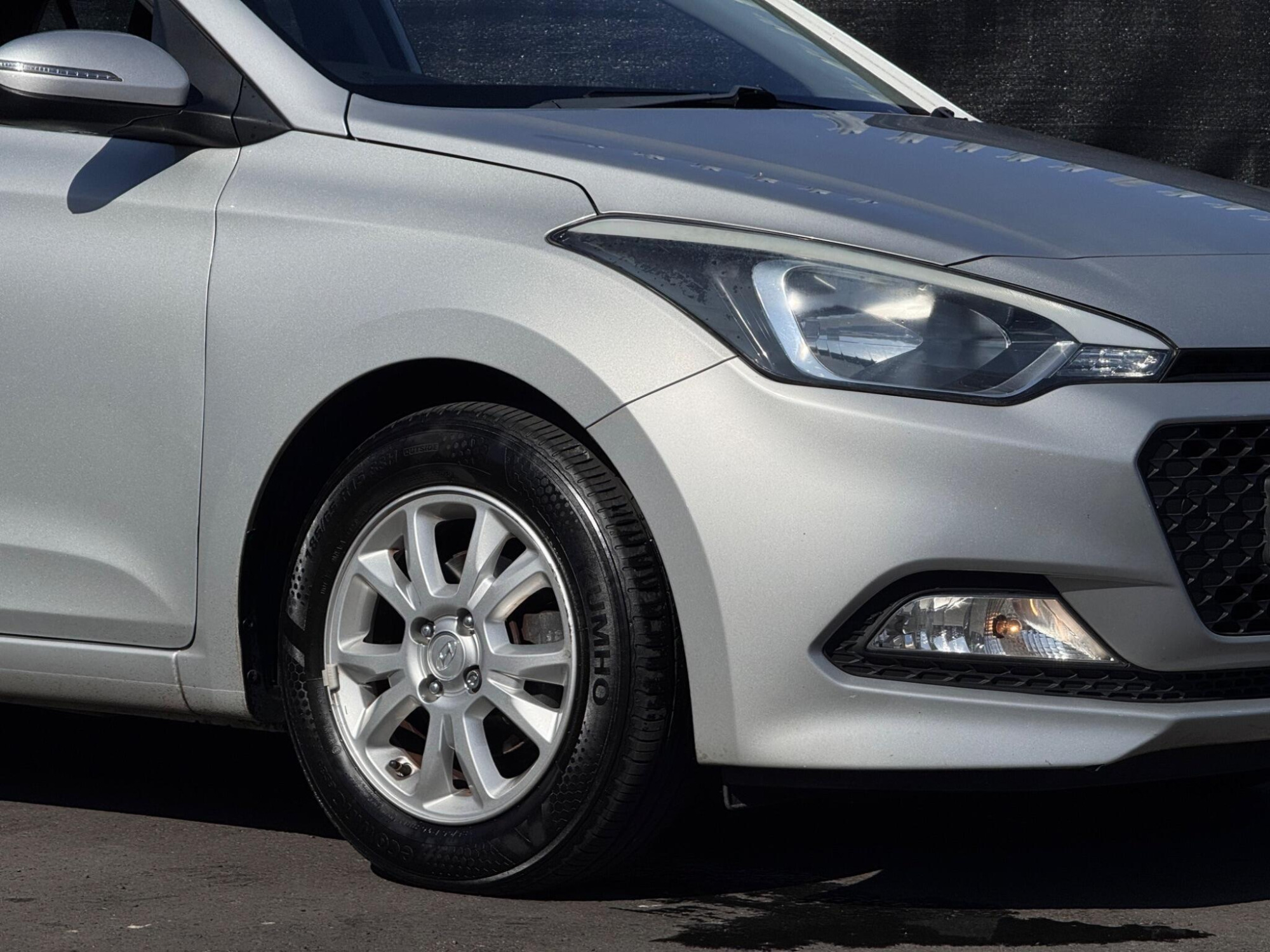 2017 Hyundai i20 image 14