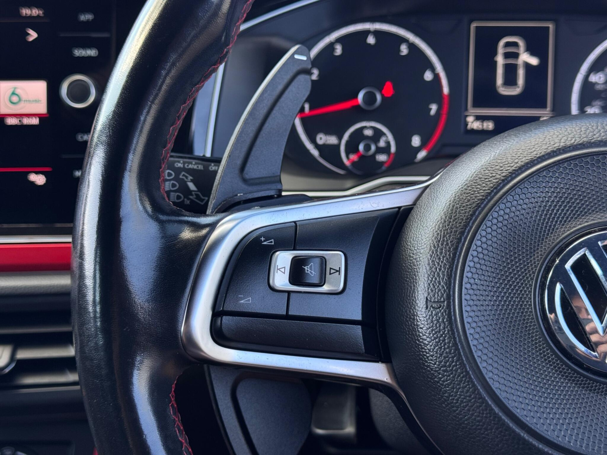2019 Volkswagen Polo image 31