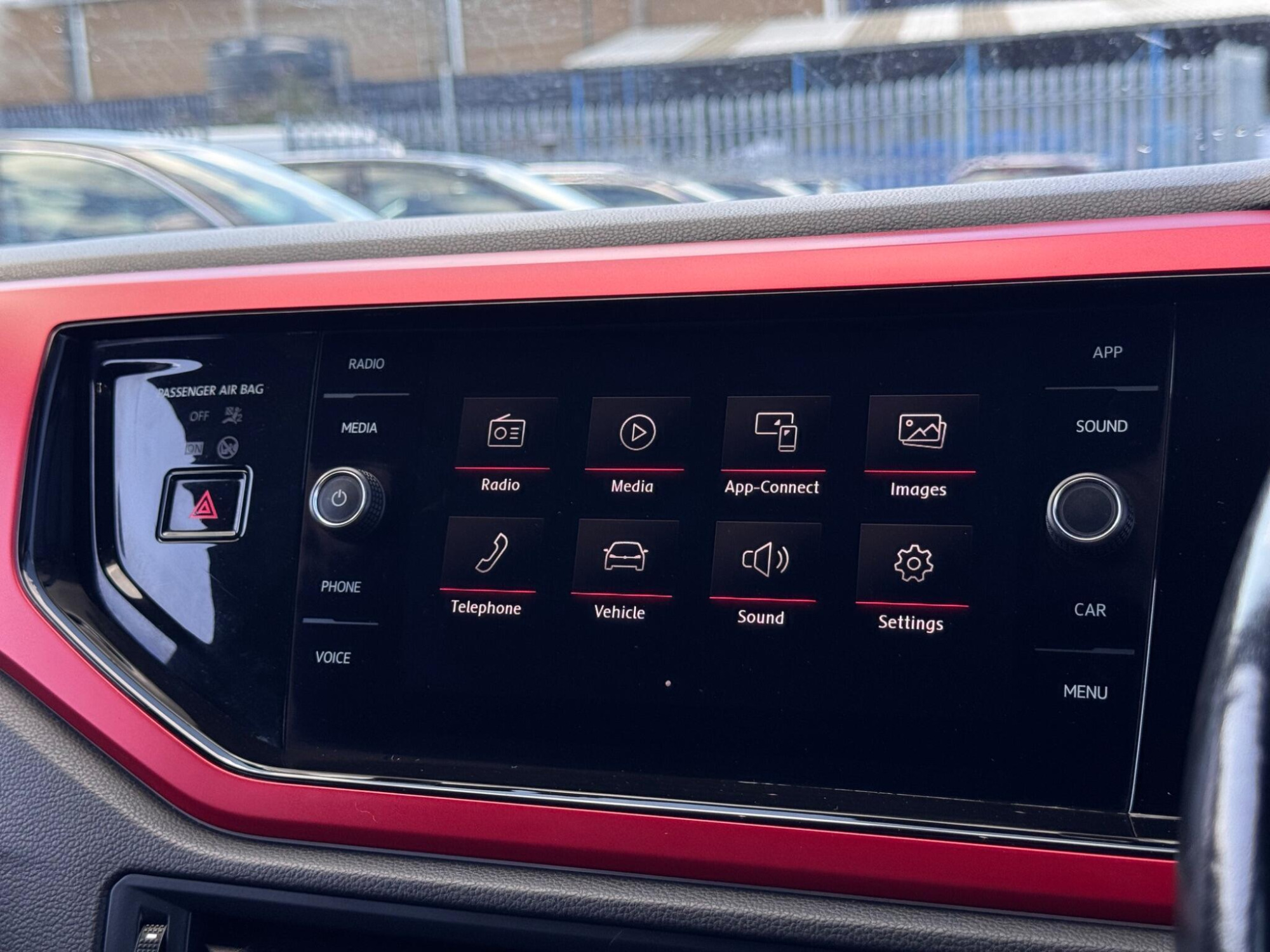 2019 Volkswagen Polo image 16