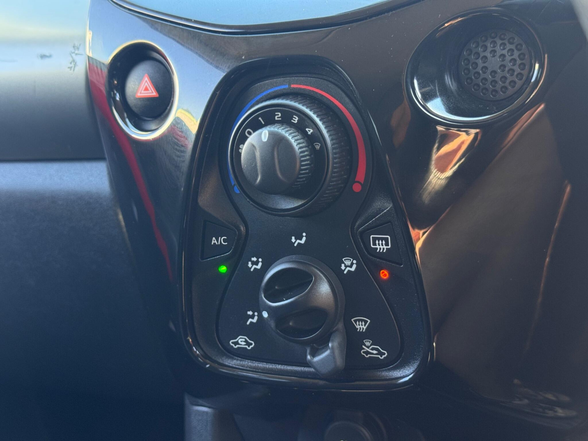 2015 Citroen C1 image 26