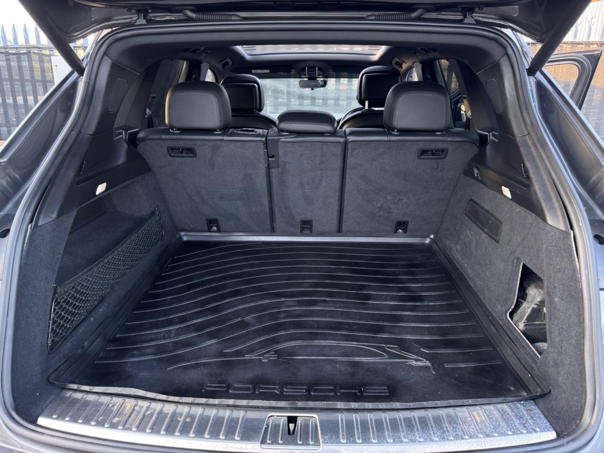 2019 Porsche Cayenne image 8