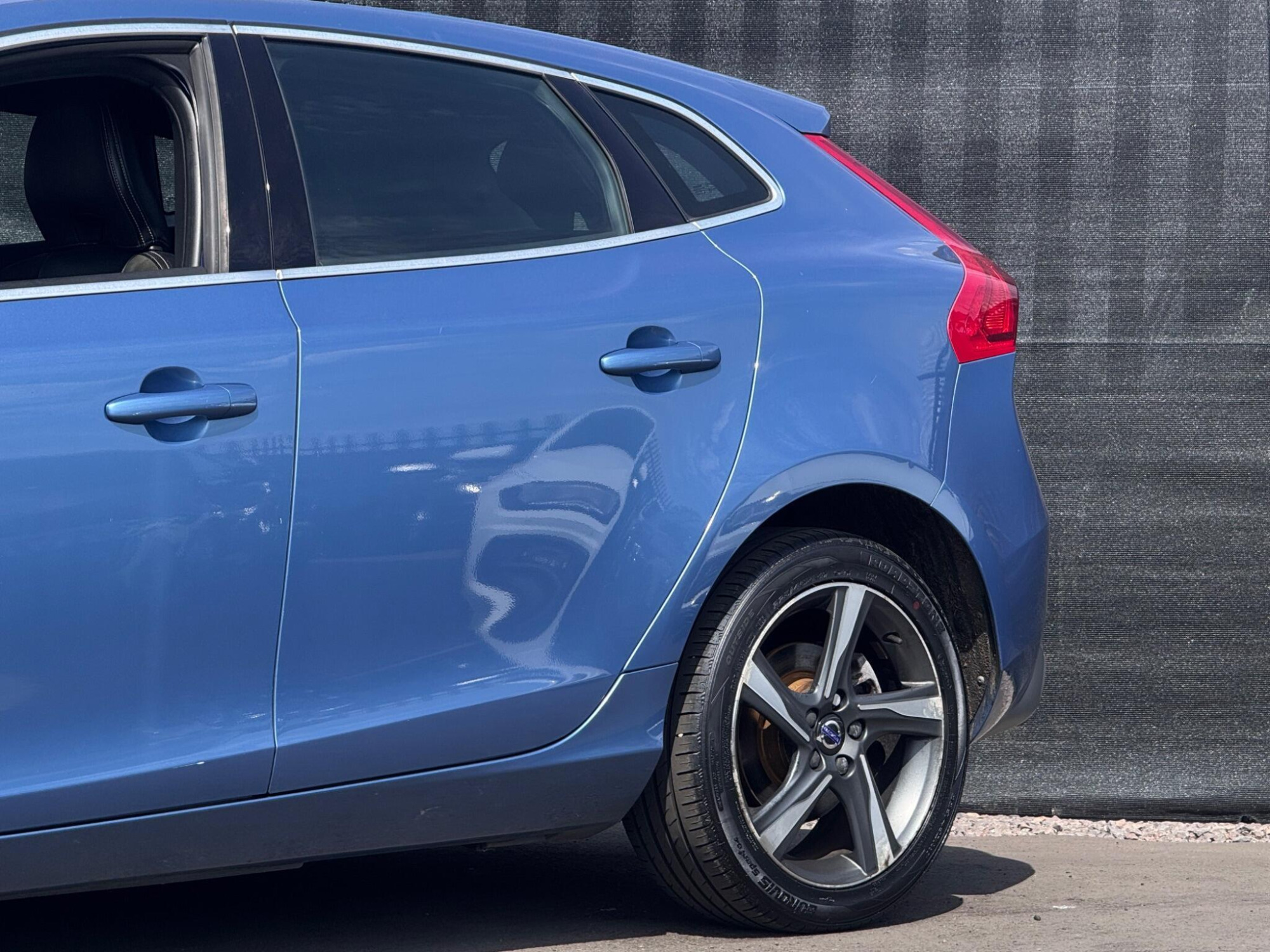 2016 Volvo V40 image 19