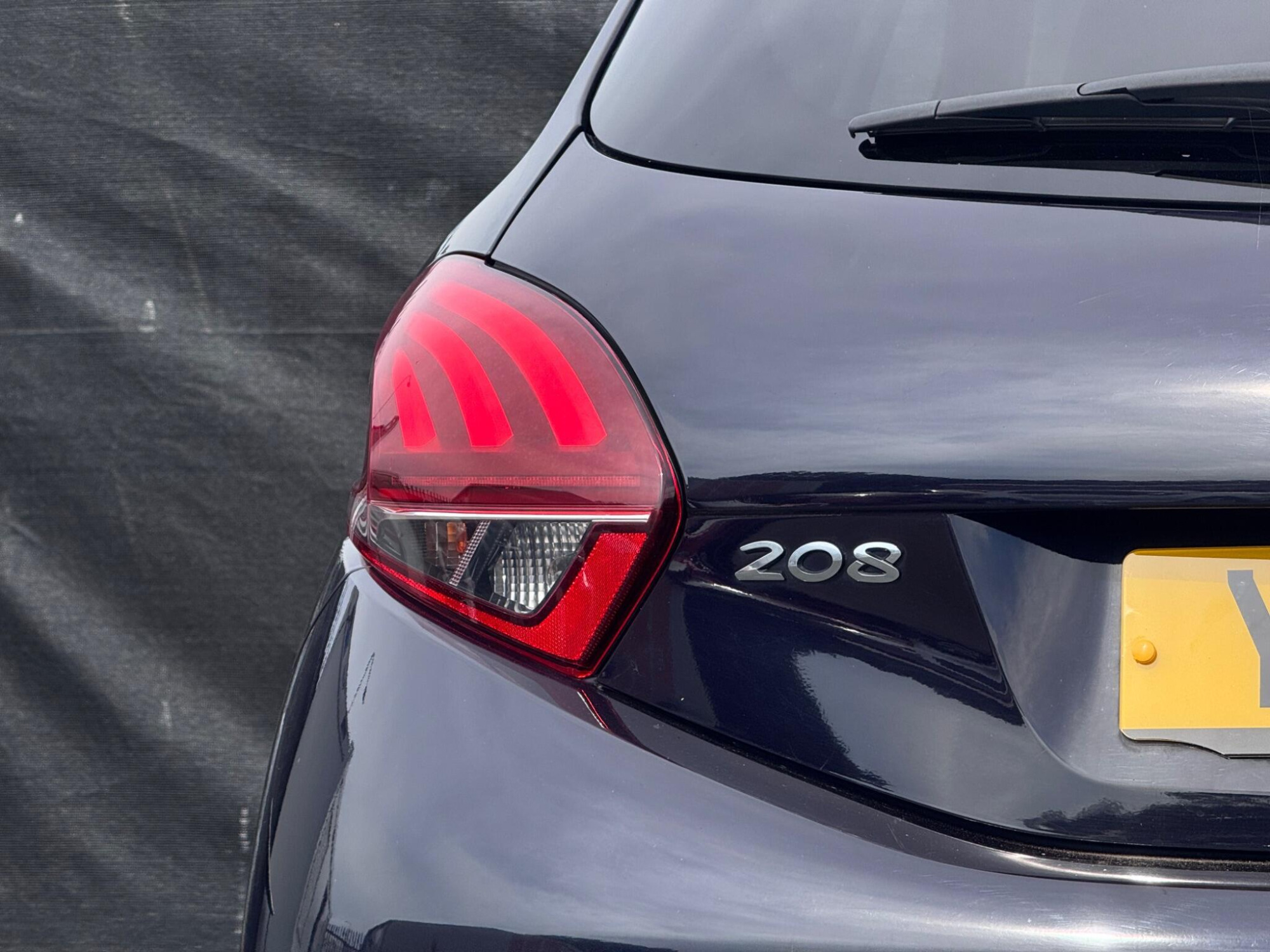 2016 Peugeot 208 image 16