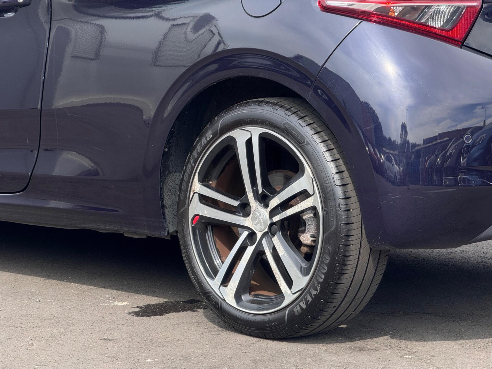 2016 Peugeot 208 image 14