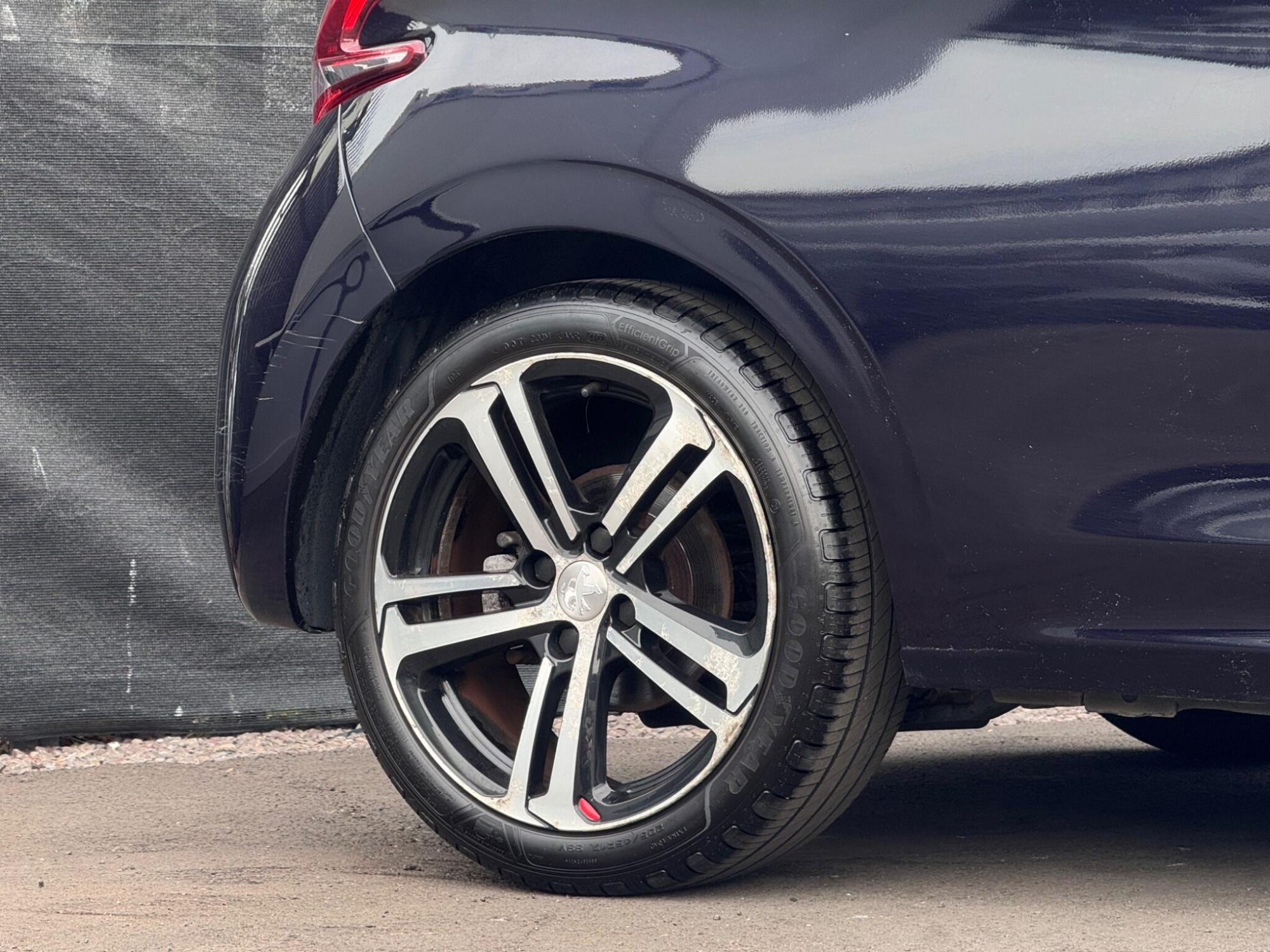 2016 Peugeot 208 image 23