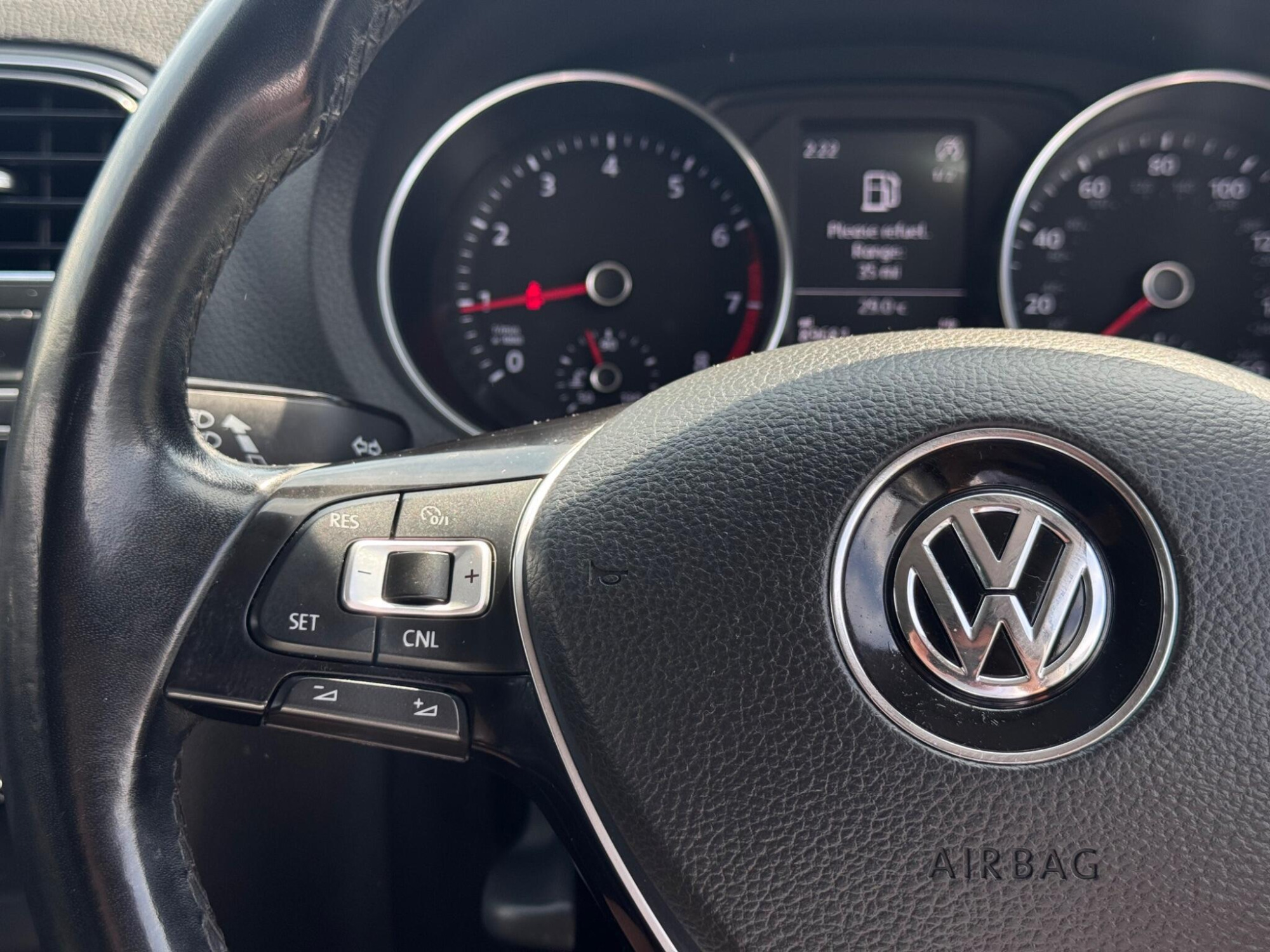 2017 Volkswagen Polo image 22