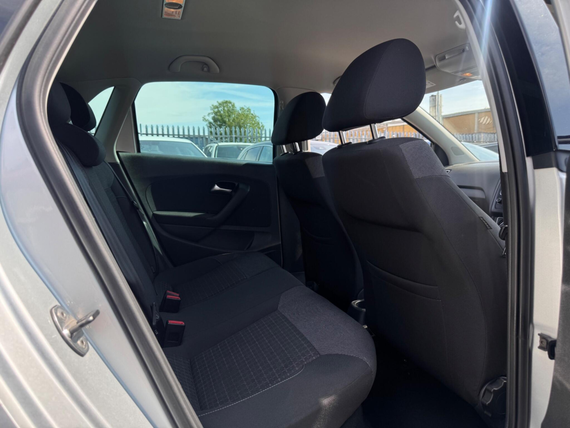 2017 Volkswagen Polo image 18