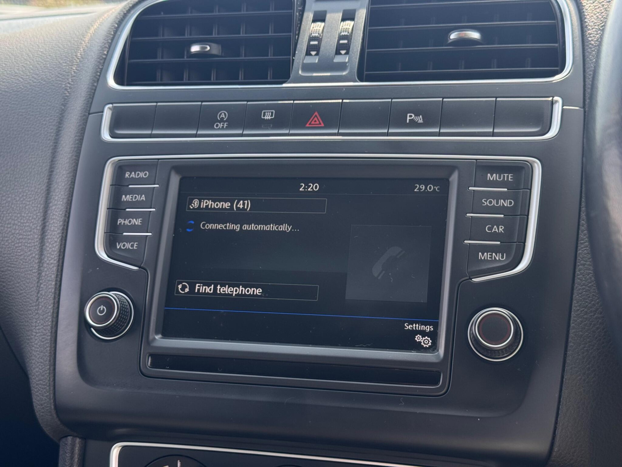 2017 Volkswagen Polo image 27