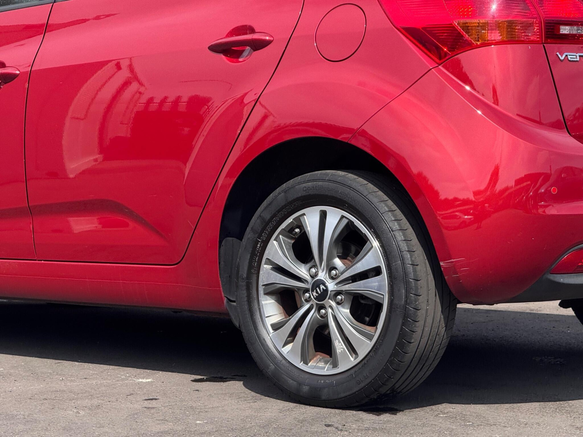 2015 Kia Venga image 13