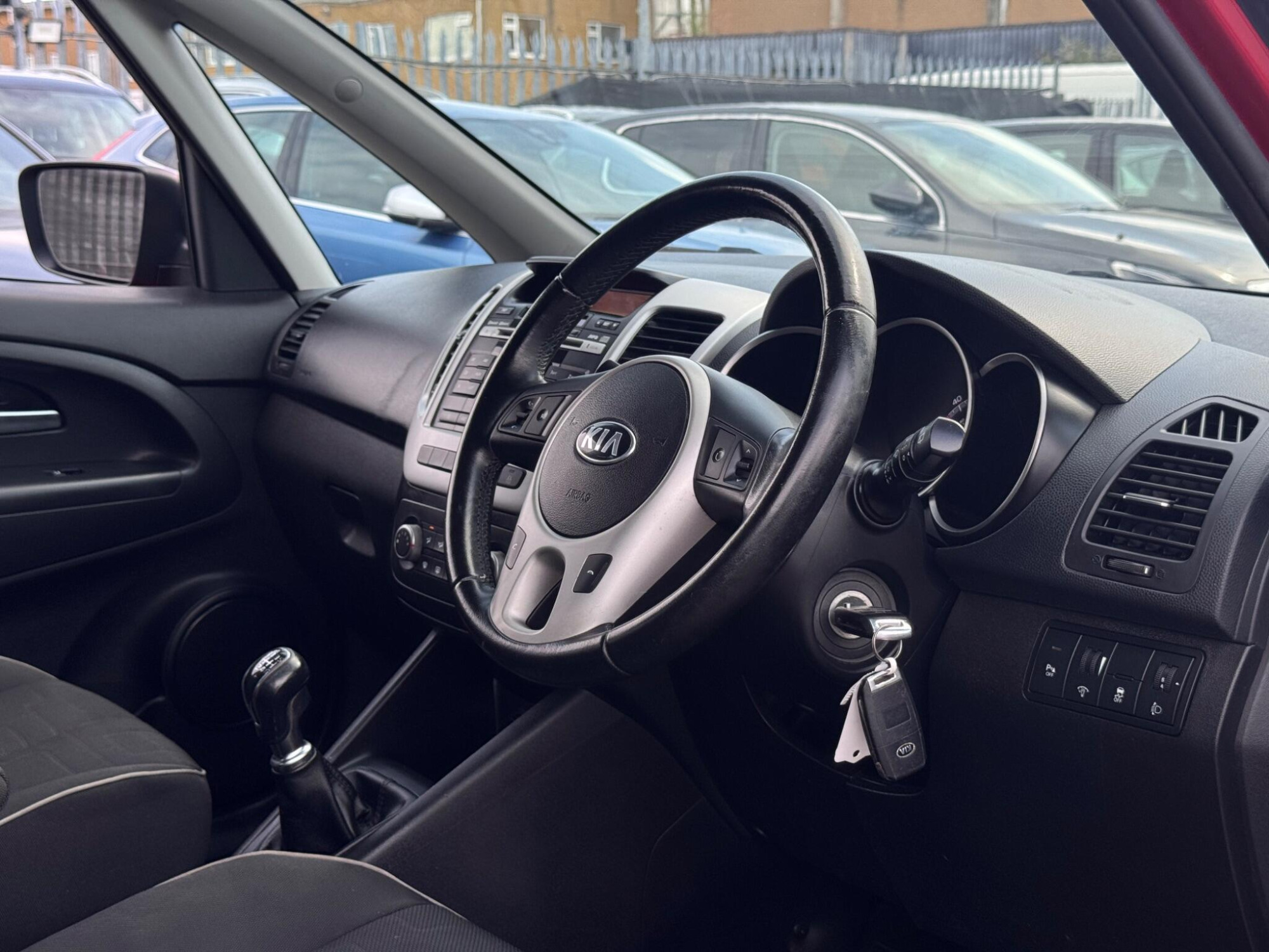 2015 Kia Venga image 3