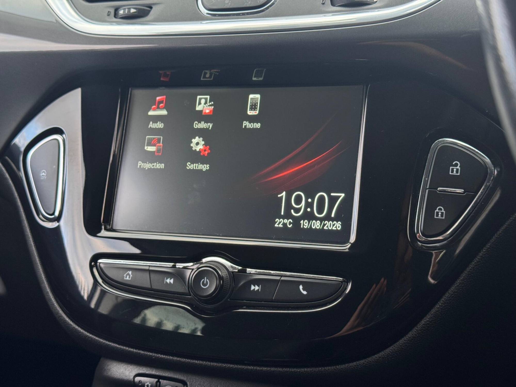 2017 Vauxhall Corsa image 24