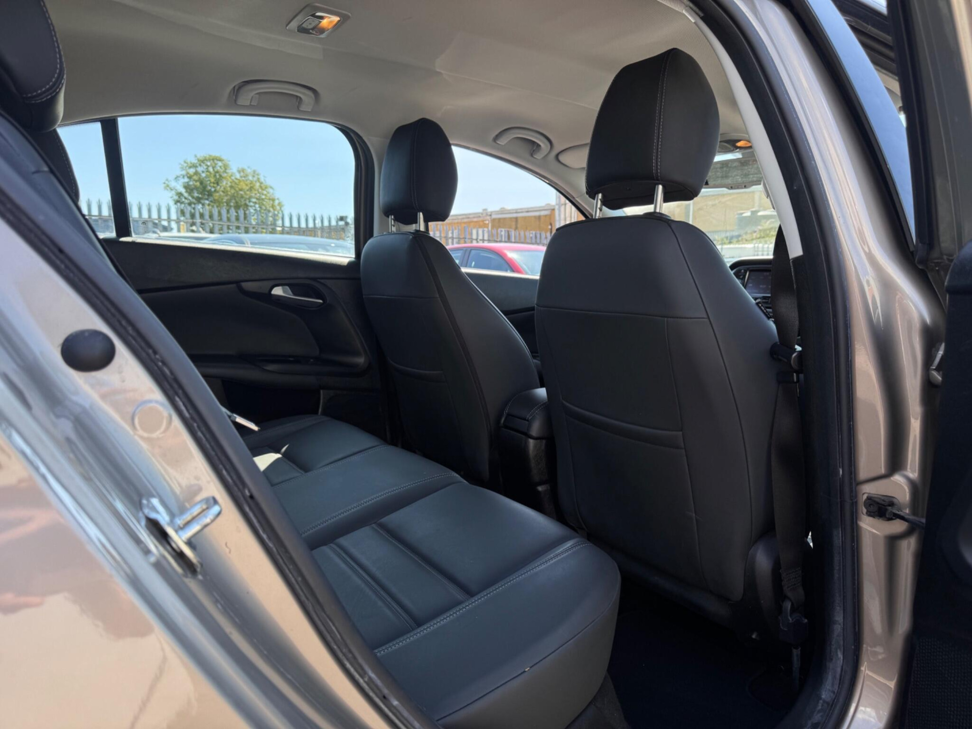 2017 Fiat Tipo image 21